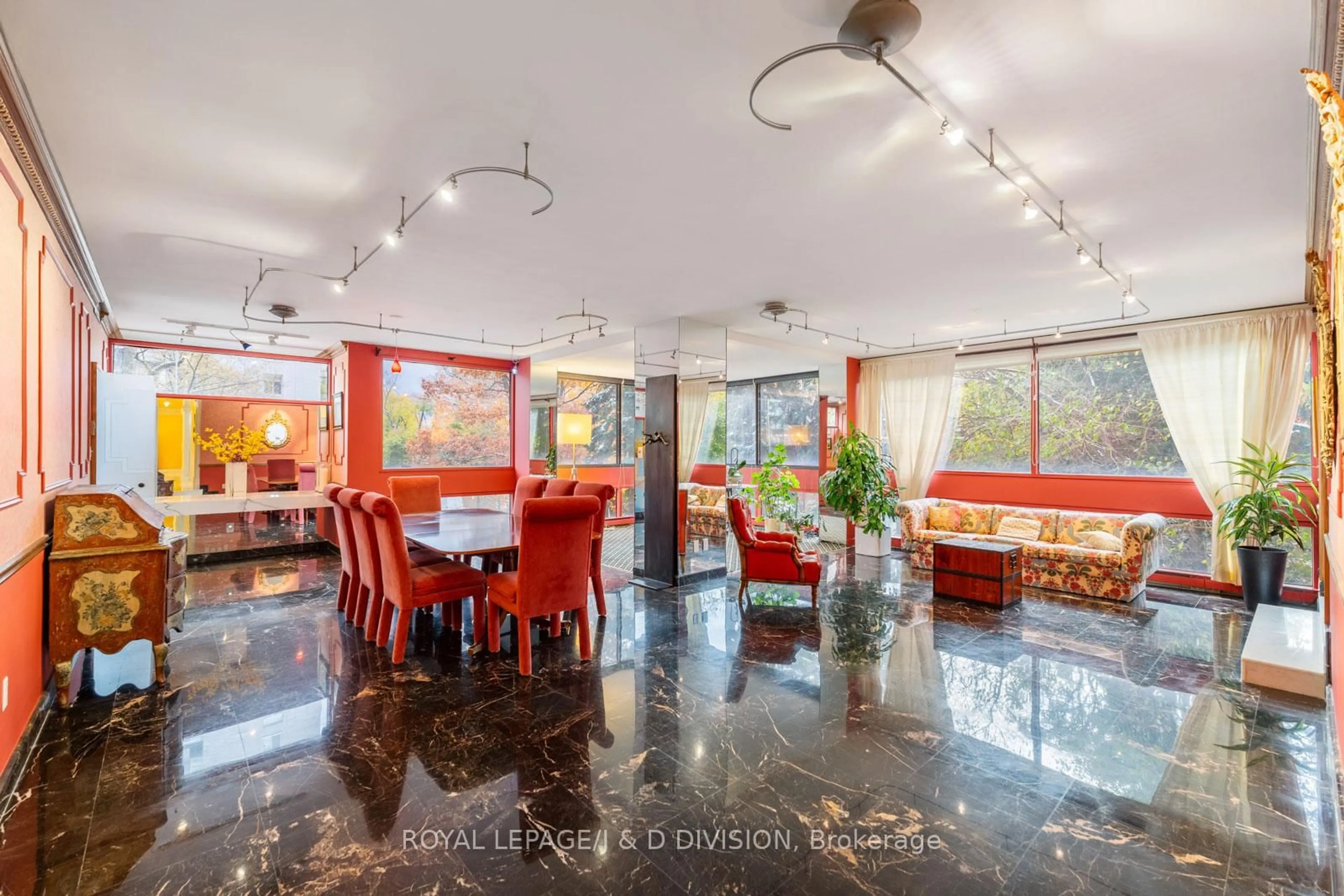 Lobby for 150 Heath St #203, Toronto Ontario M4V 2Y4