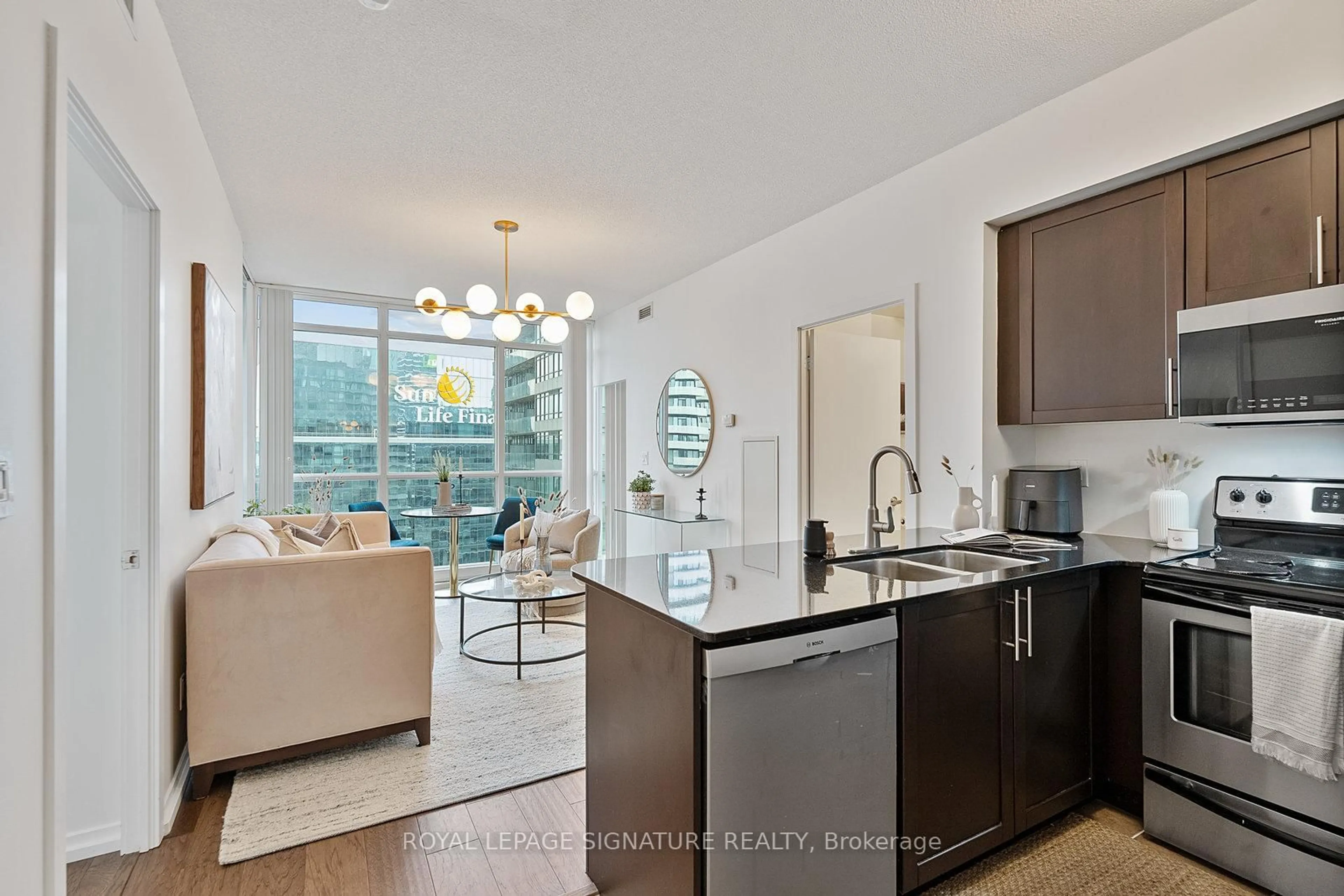 Open concept kitchen, unknown for 65 Bremner Blvd #4301, Toronto Ontario M5J 0A7