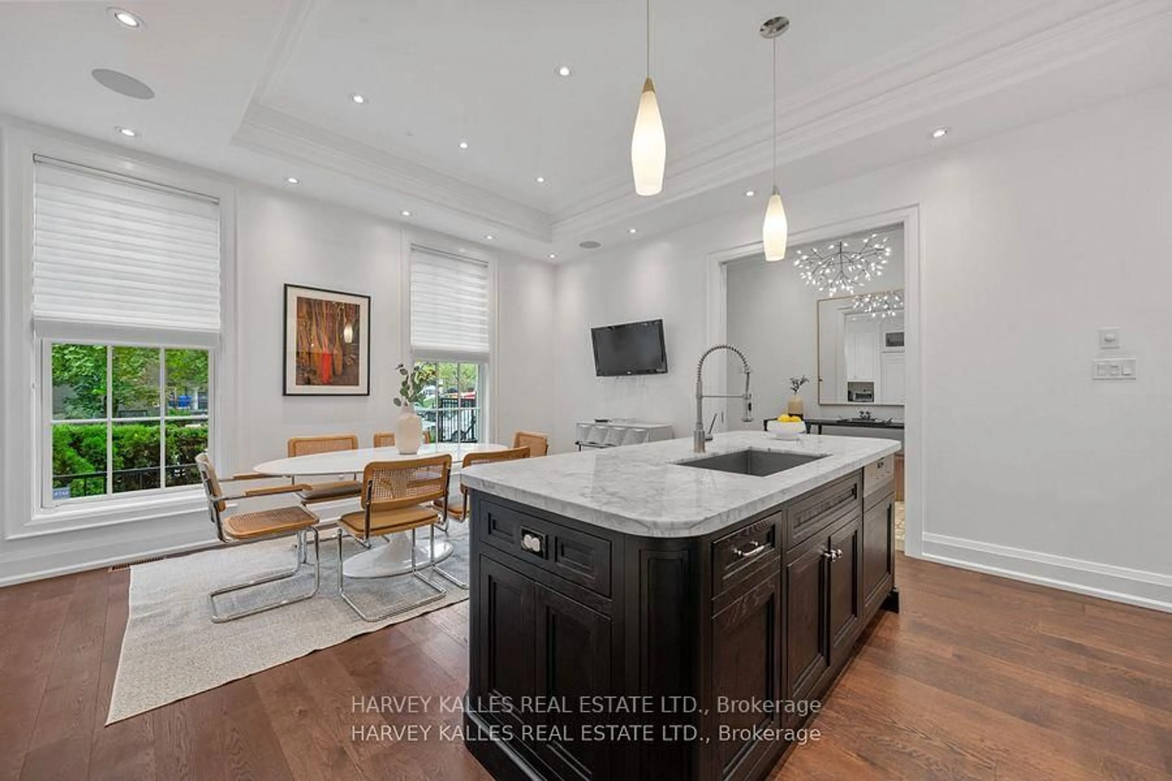 Open concept kitchen, ceramic/tile floor for 1717B Bathurst St, Toronto Ontario M5P 3K4