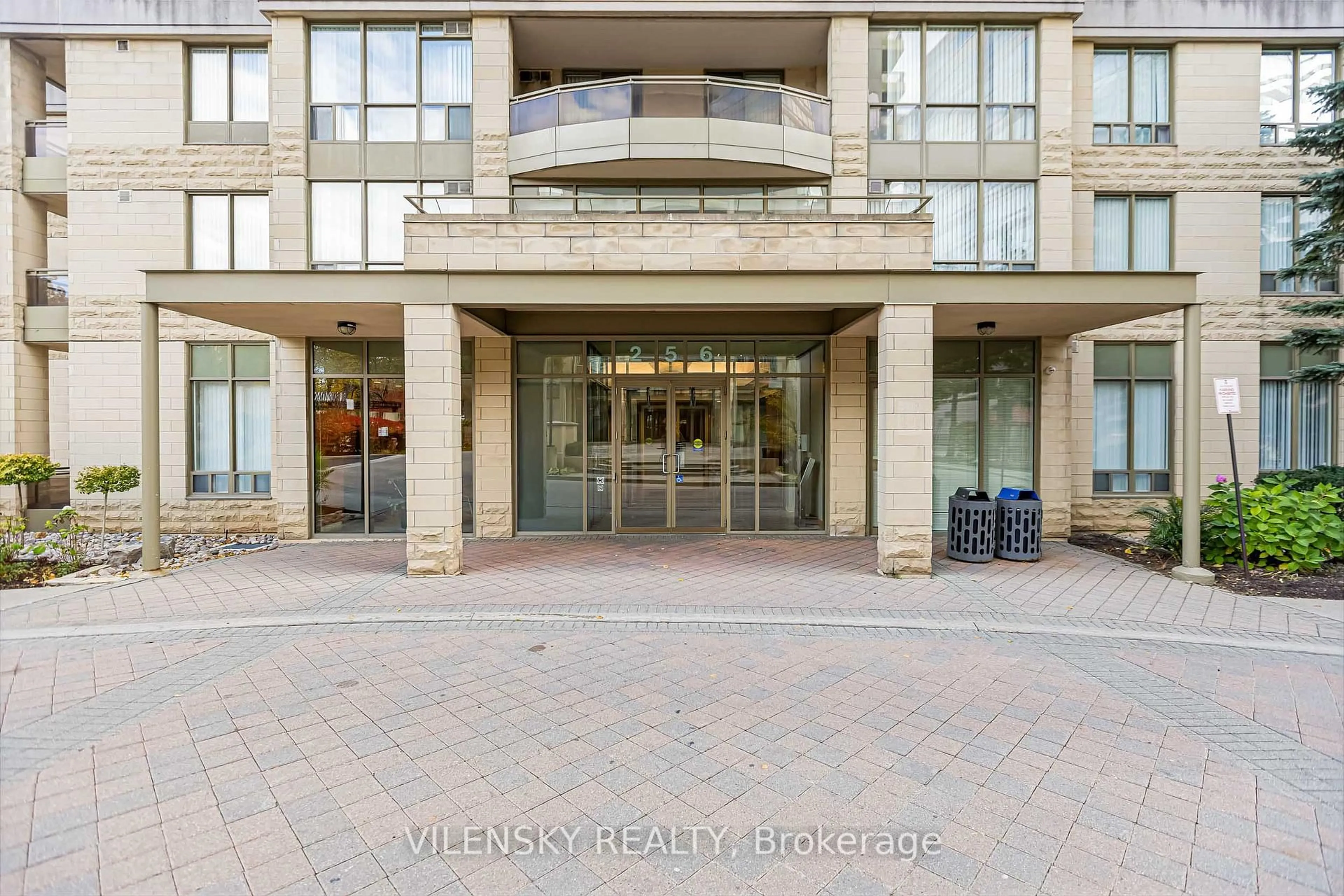 Indoor foyer for 256 Doris Ave #1206, Toronto Ontario M2N 6X8