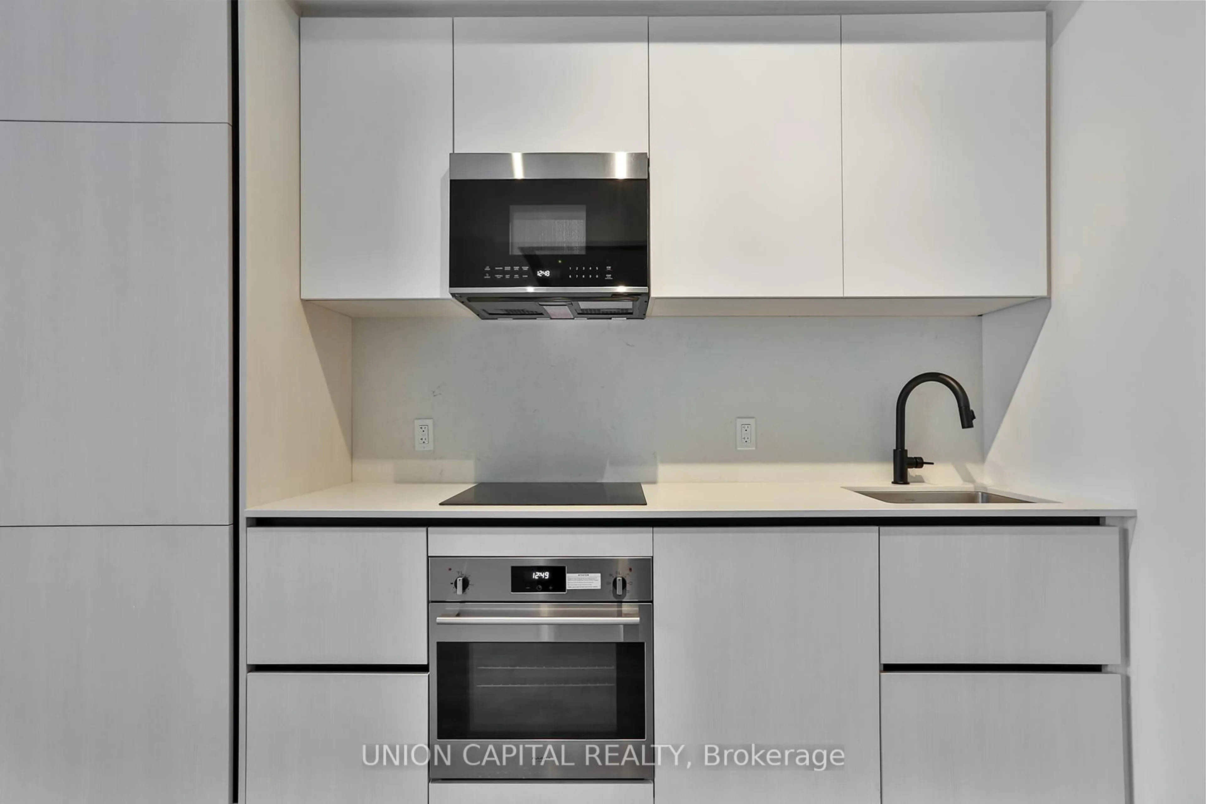 Standard kitchen, unknown for 108 Peter St #1111, Toronto Ontario M5V 0W2