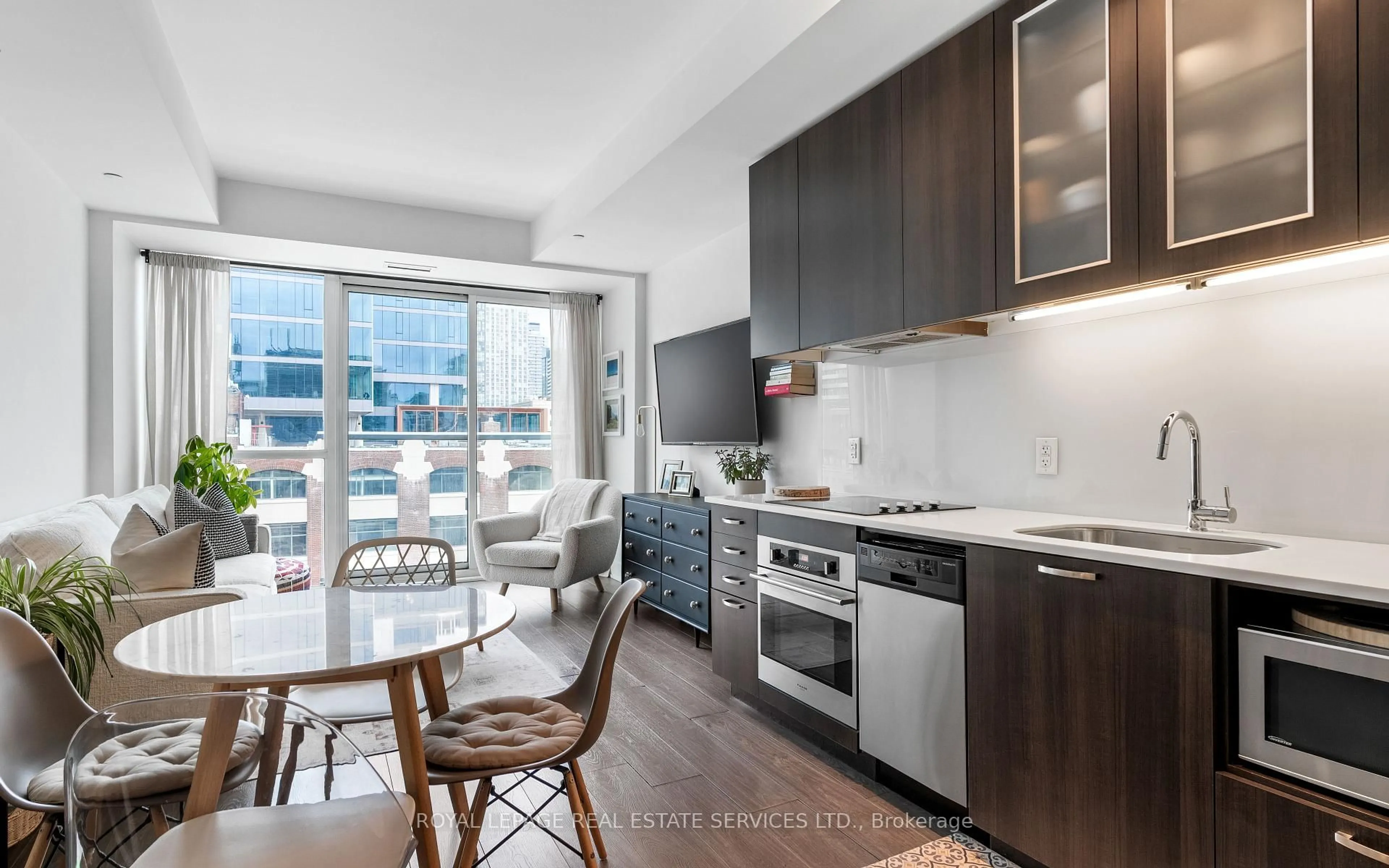 Open concept kitchen, unknown for 508 Wellington St #611, Toronto Ontario M5V 1E3