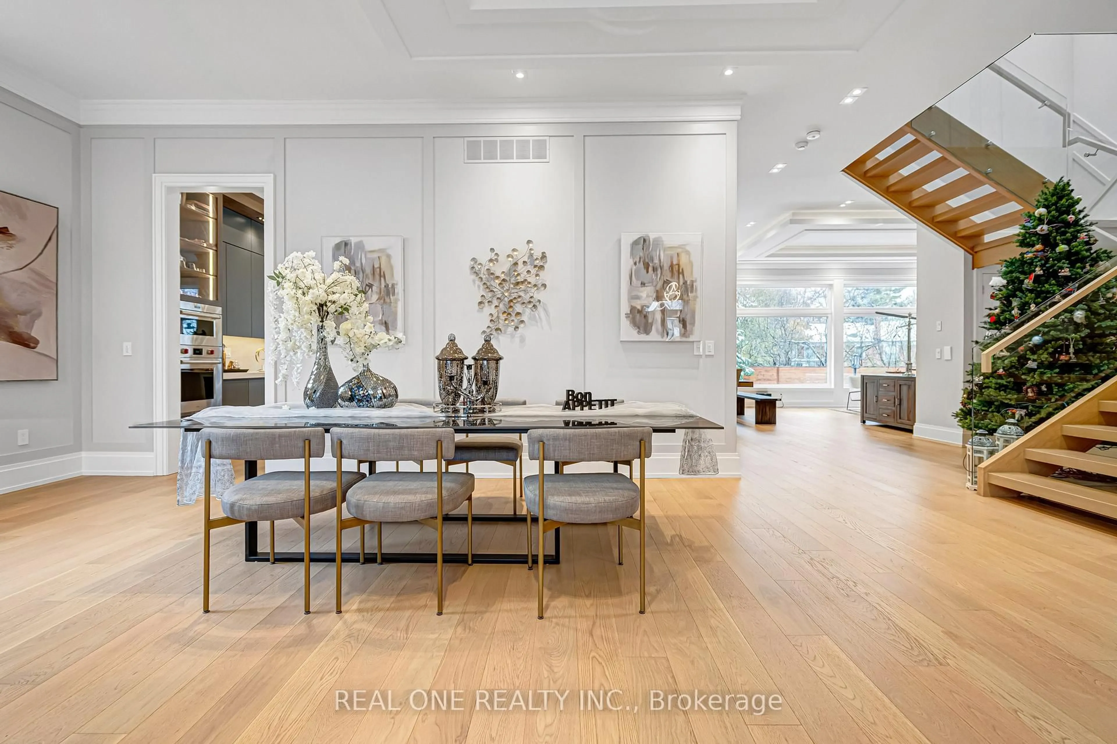 Dining room, wood/laminate floor for 18 Aneta Circ, Toronto Ontario M2M 3J2