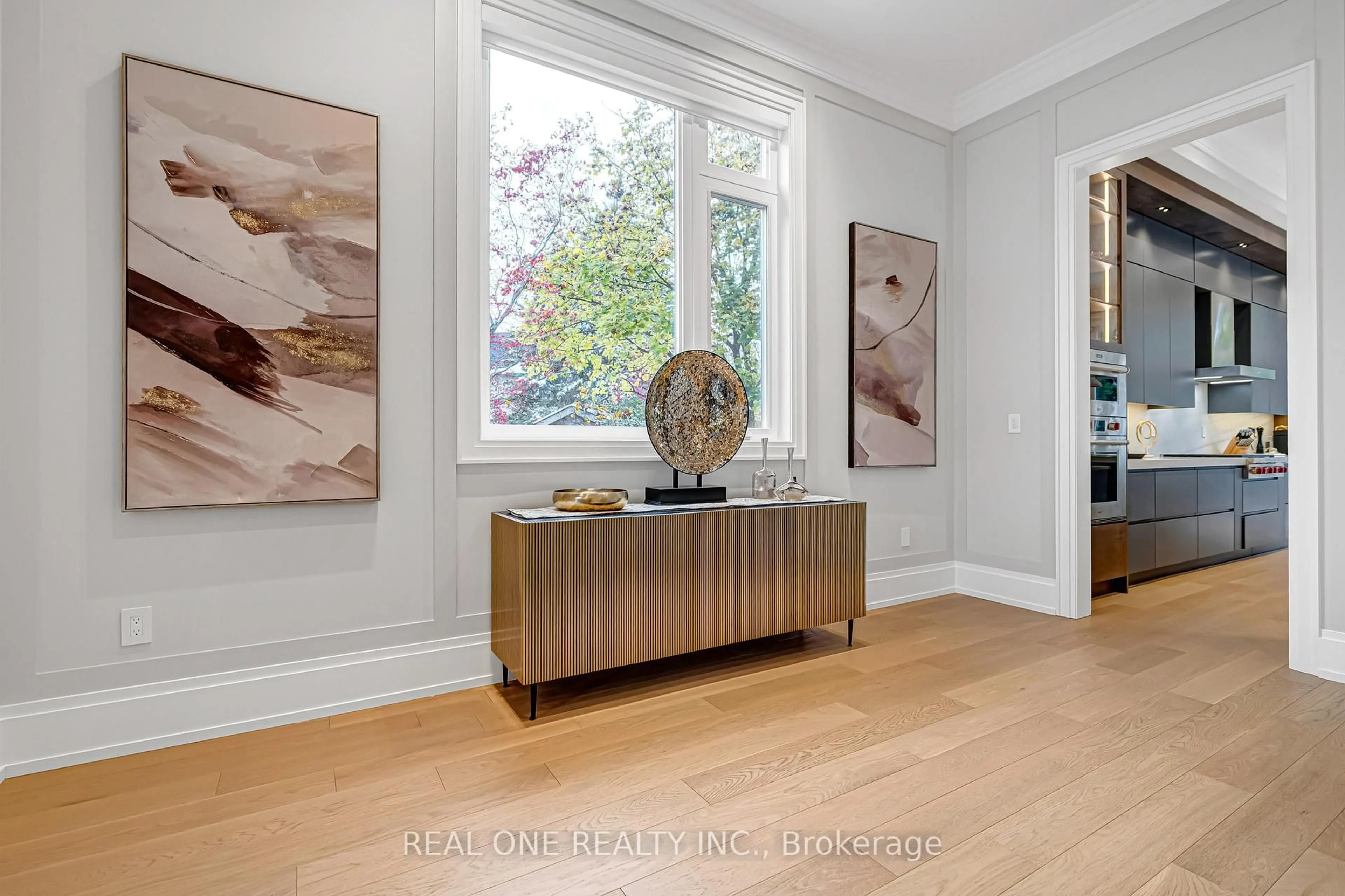 Indoor entryway for 18 Aneta Circ, Toronto Ontario M2M 3J2