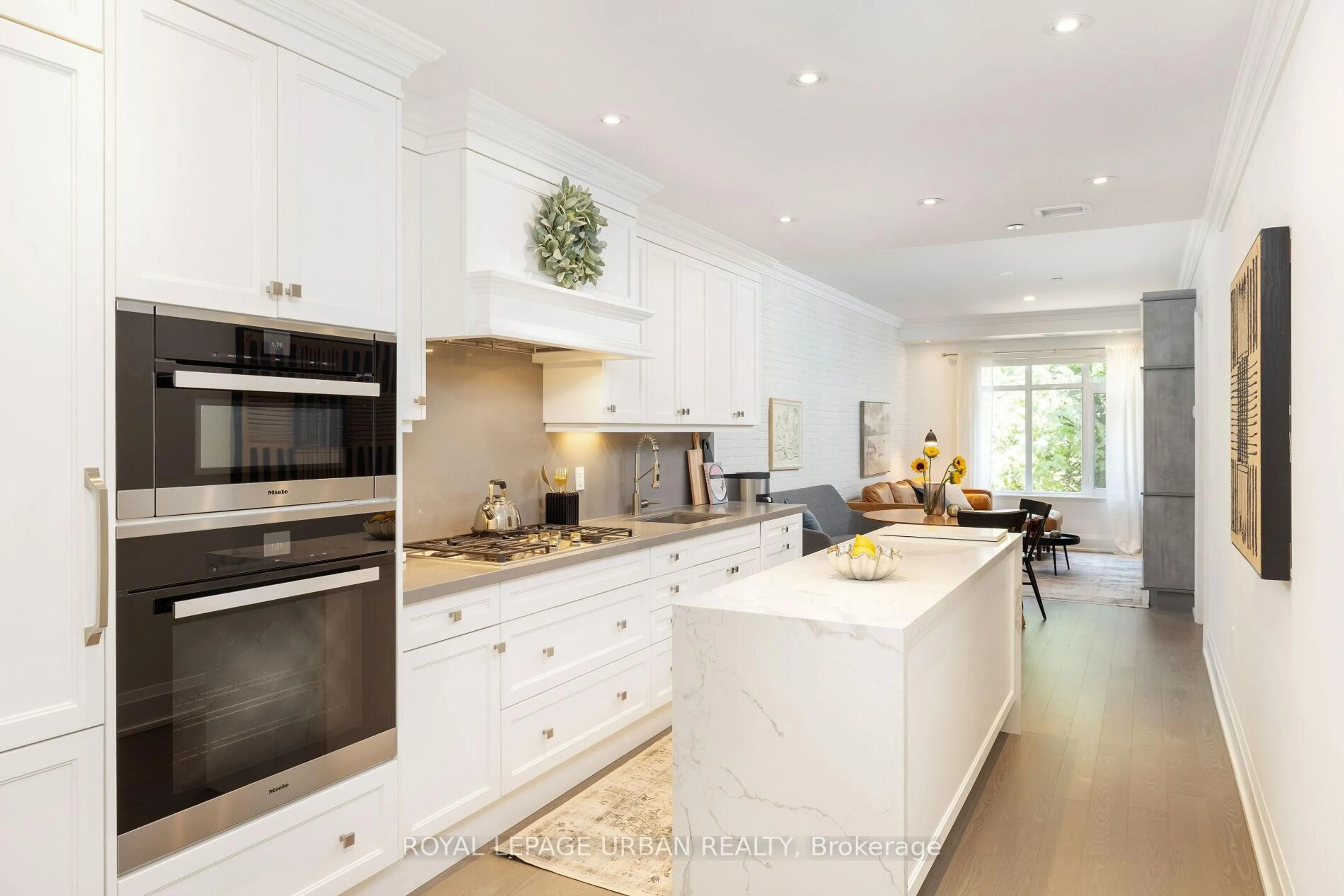 Contemporary kitchen, unknown for 1900 Bayview Ave #223, Toronto Ontario M4G 0A6