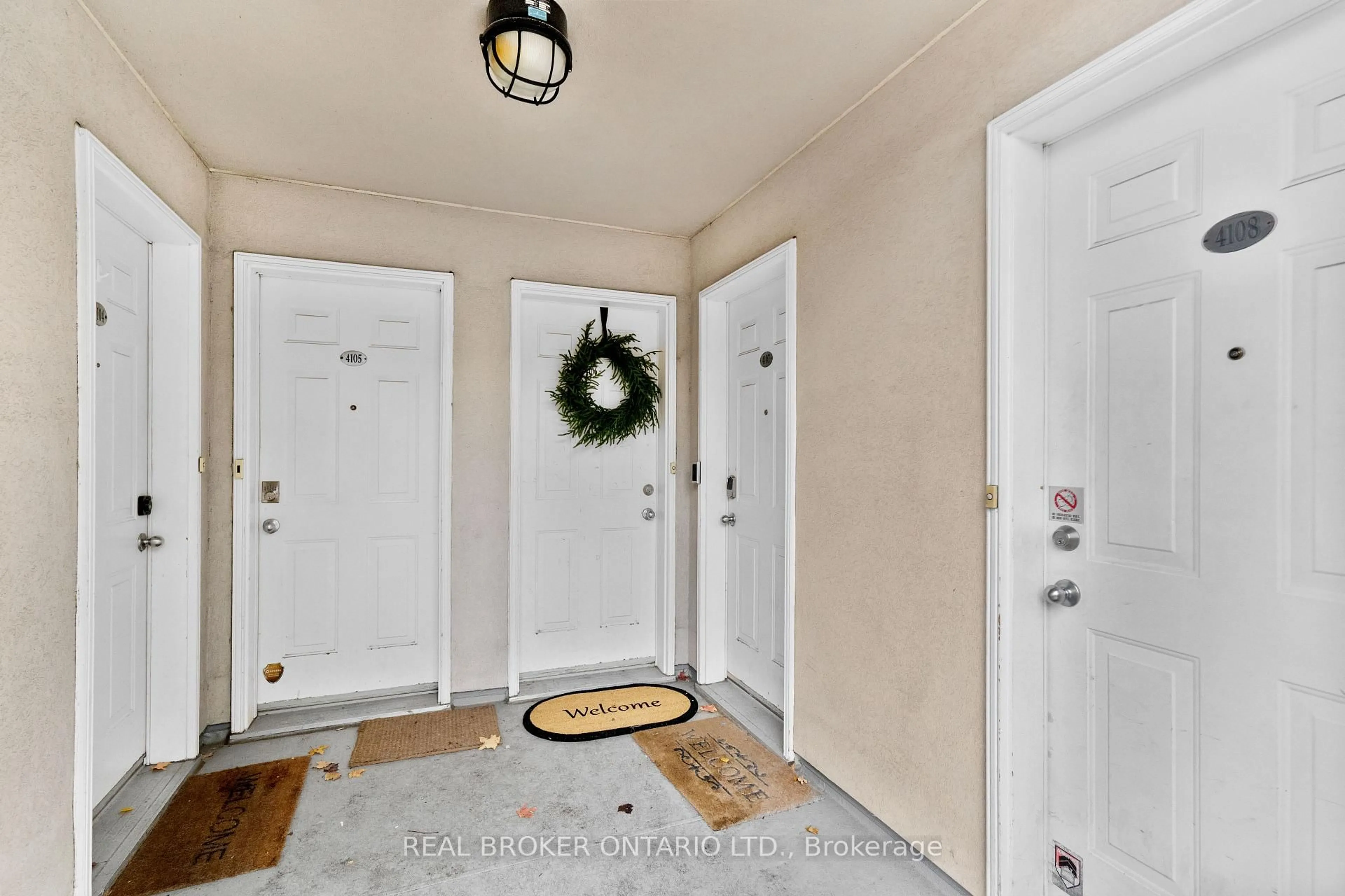Indoor entryway for 41 Sudbury St #4106, Toronto Ontario M6J 3W6