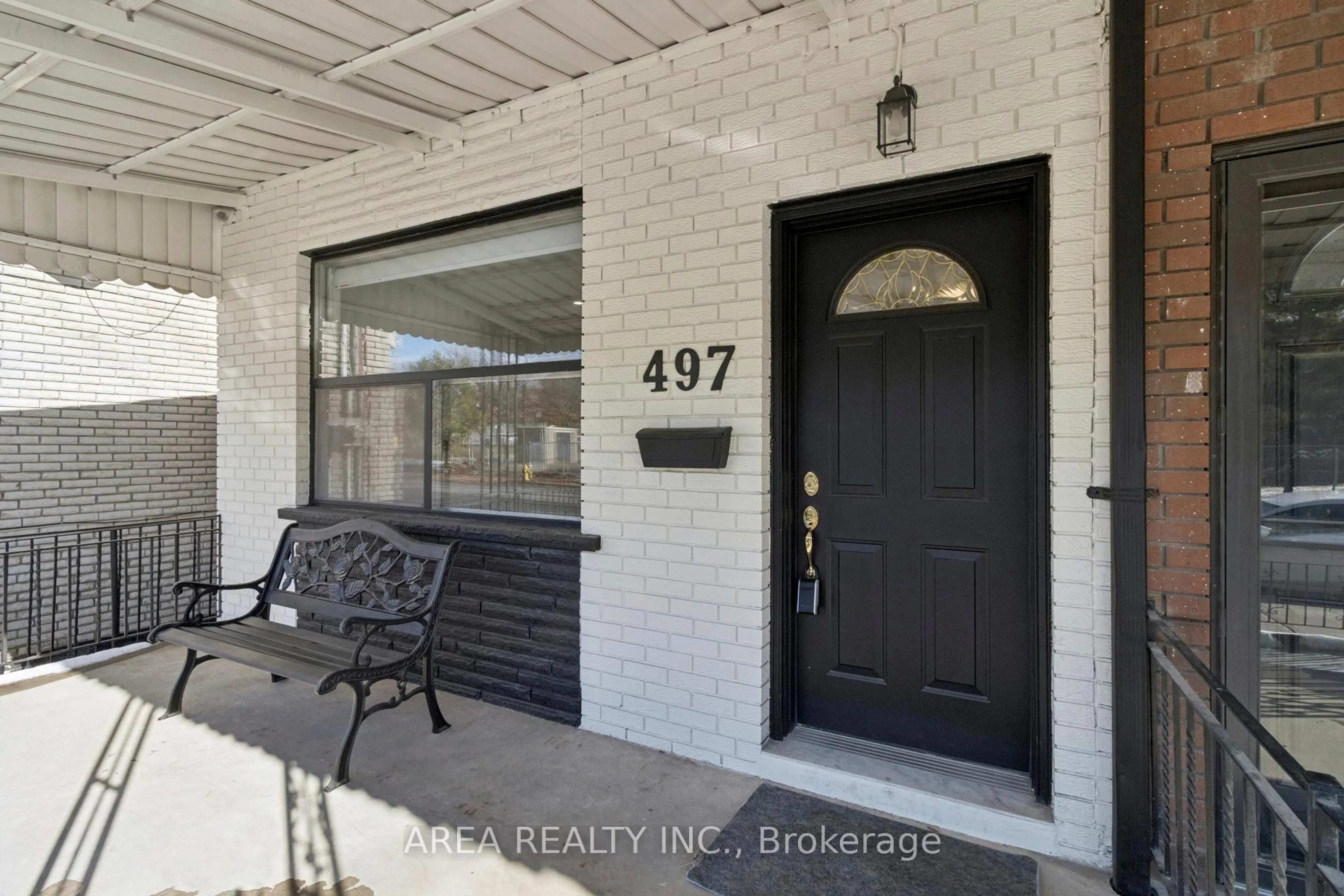 Indoor entryway for 497 Ossington Ave, Toronto Ontario M6G 3T3