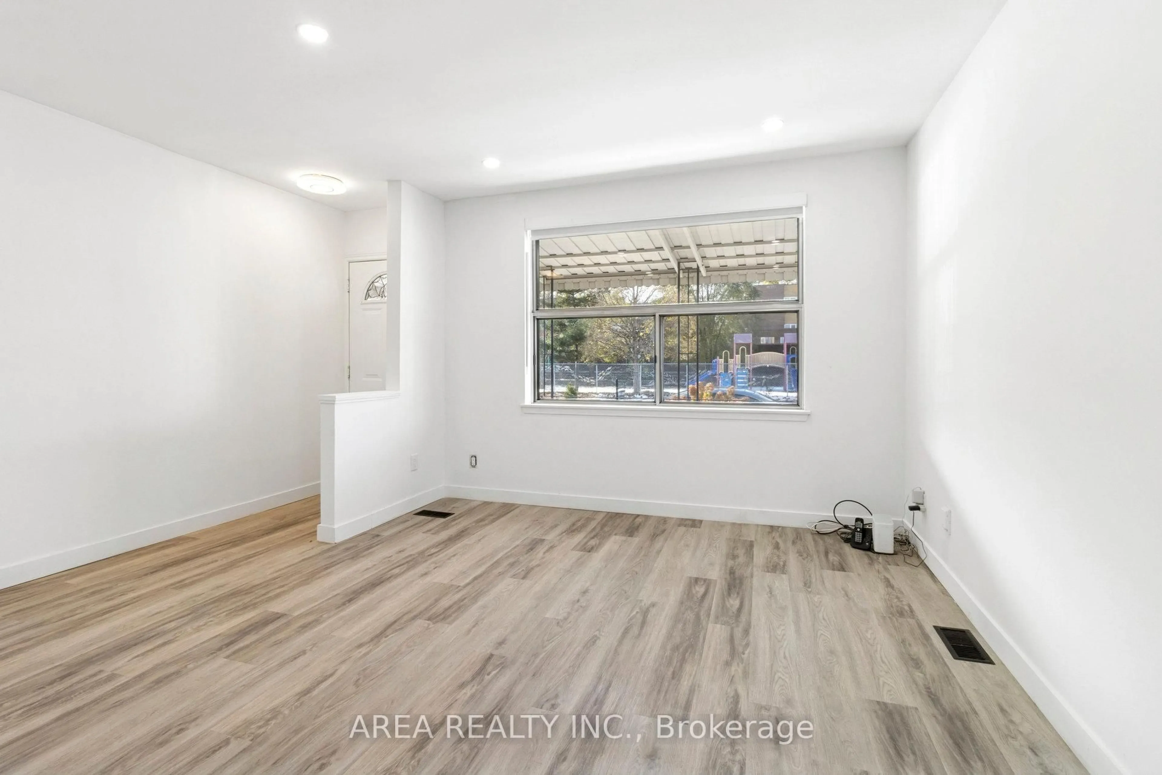 Unknown for 497 Ossington Ave, Toronto Ontario M6G 3T3