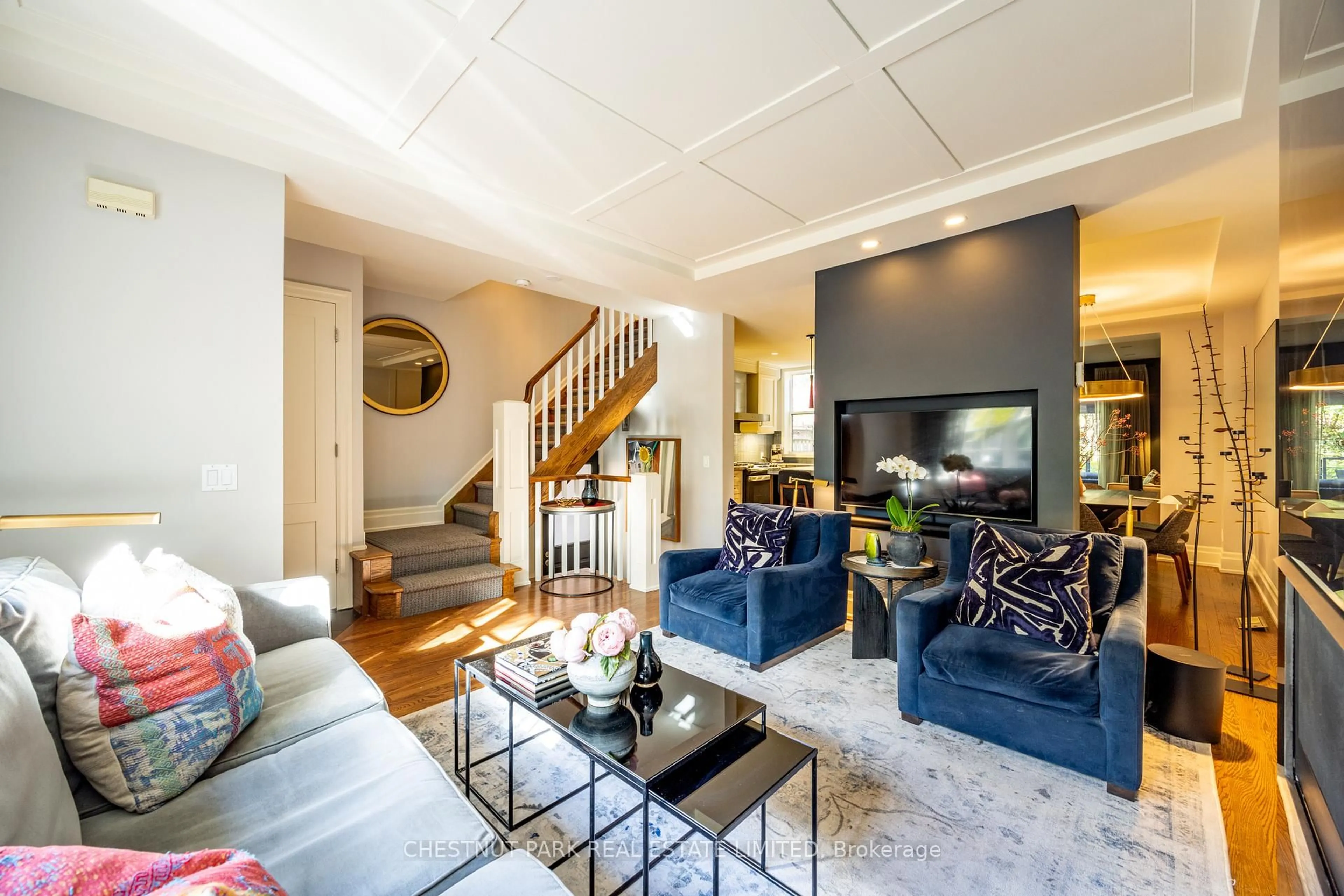 Living room with furniture, unknown for 17 Tullis Dr, Toronto Ontario M4S 2E2