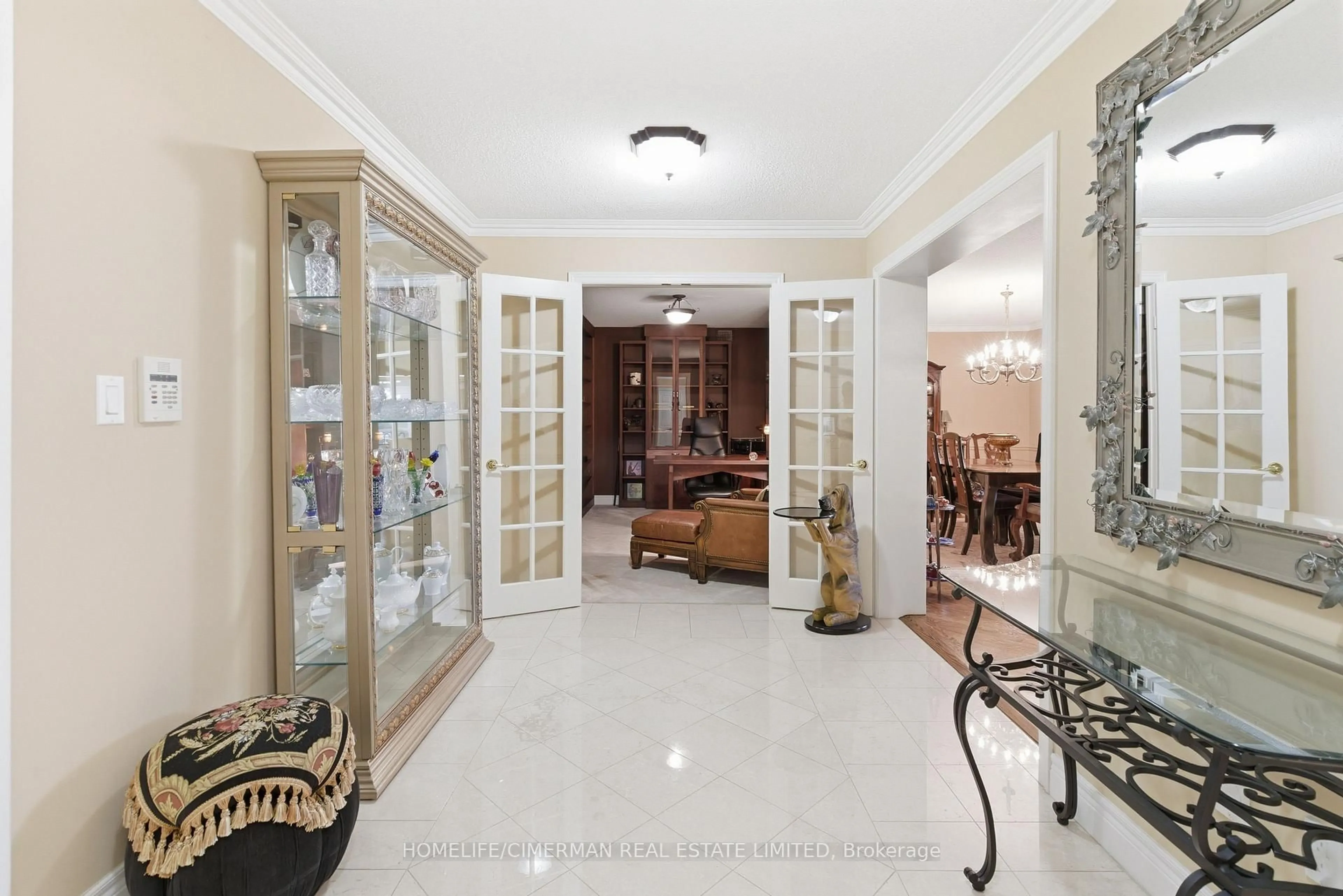 Indoor foyer for 89 Skymark Dr #607, Toronto Ontario M2H 3S6