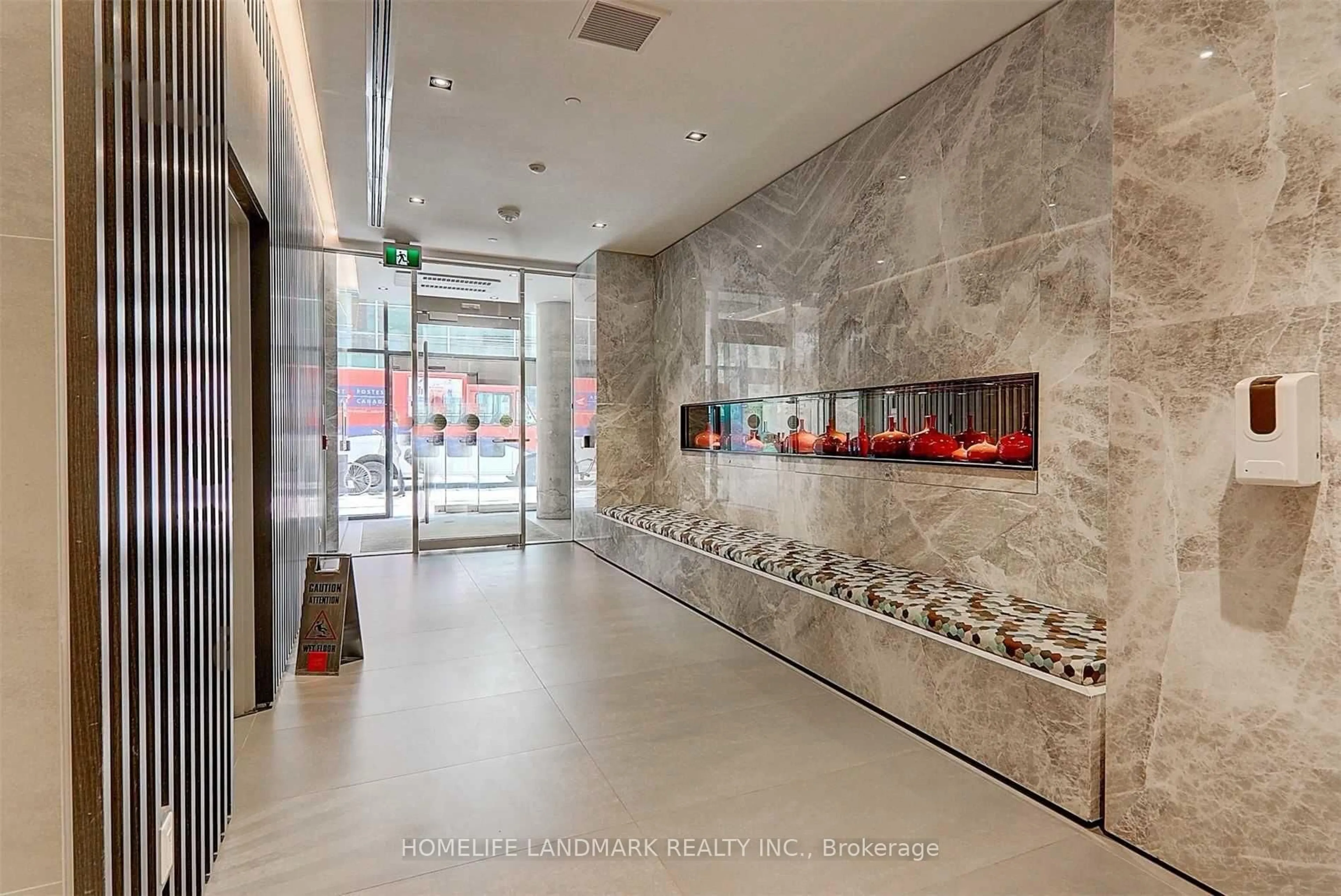 Lobby for 215 Queen St #1001, Toronto Ontario M5V 0P5