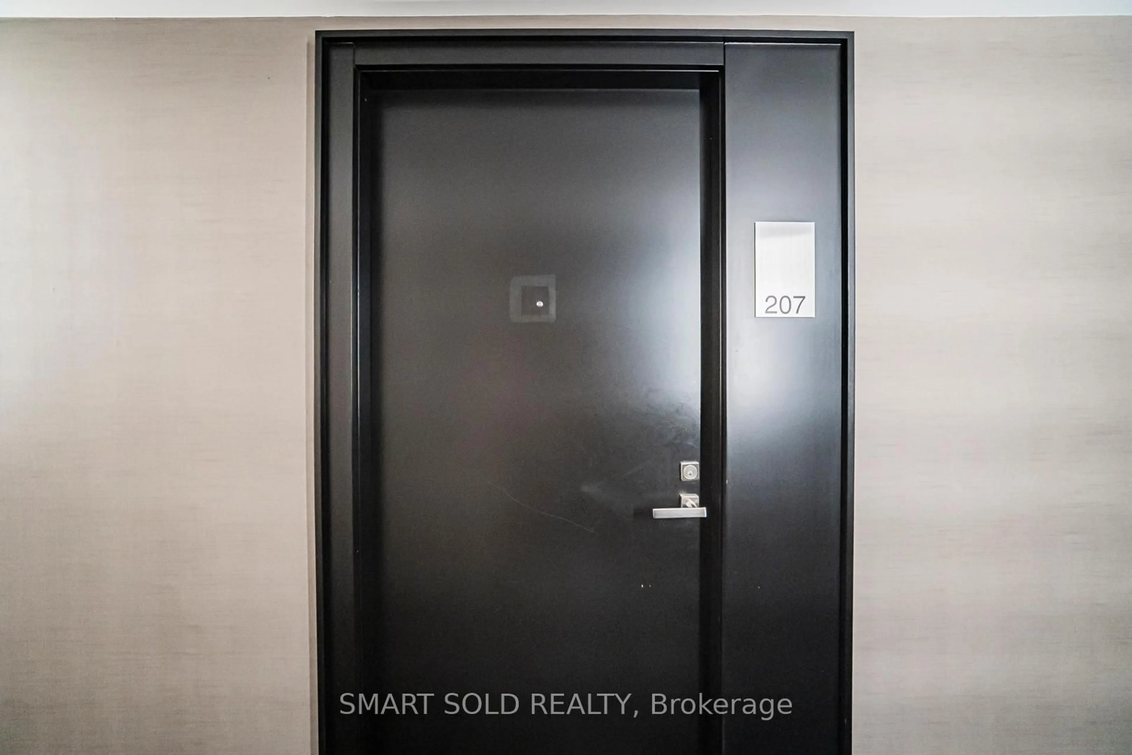 Indoor entryway for 31 Tippett Rd #207, Toronto Ontario M3H 2V1