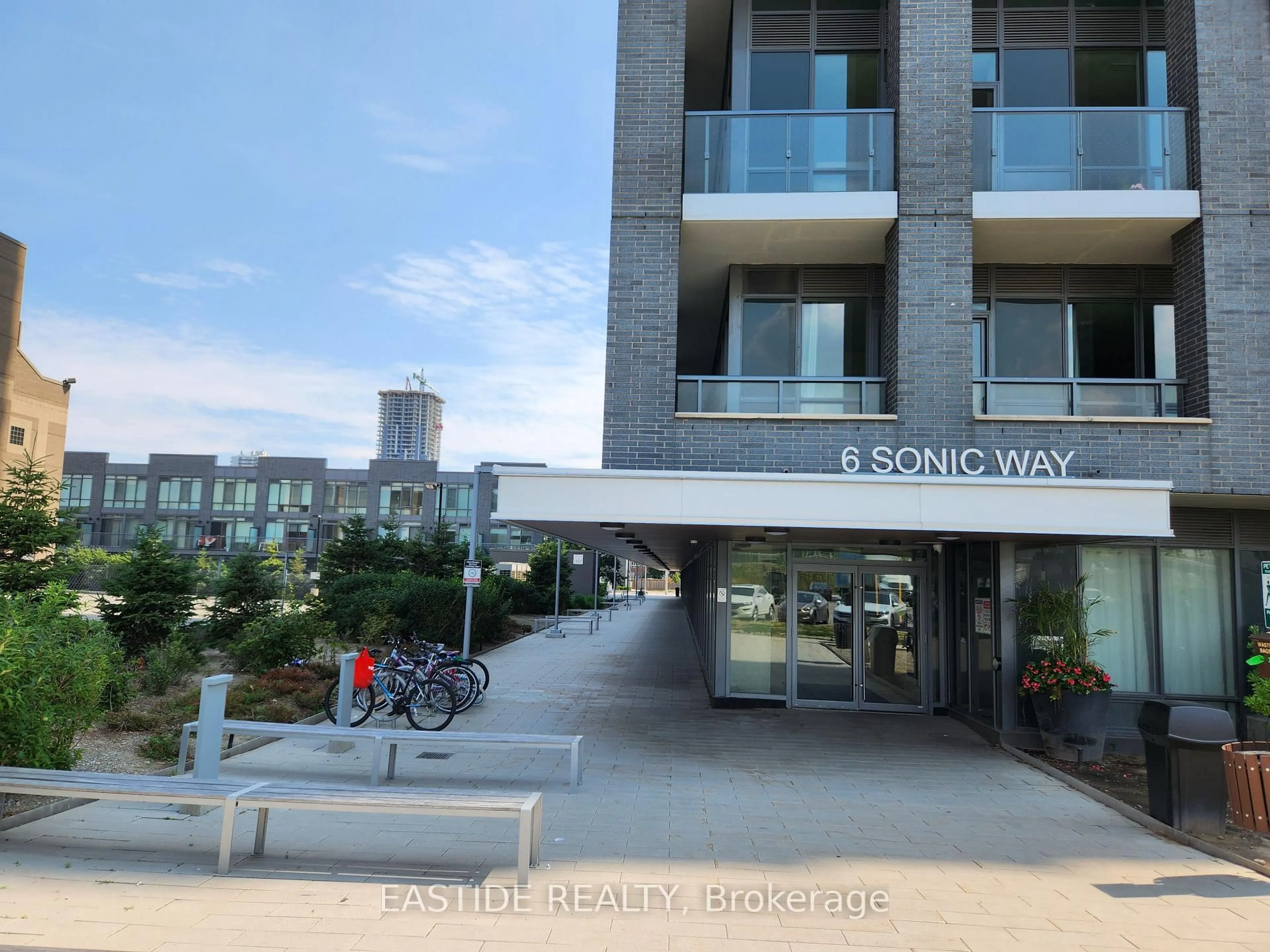 Unknown for 6 Sonic Way #2704, Toronto Ontario M3C 0P1