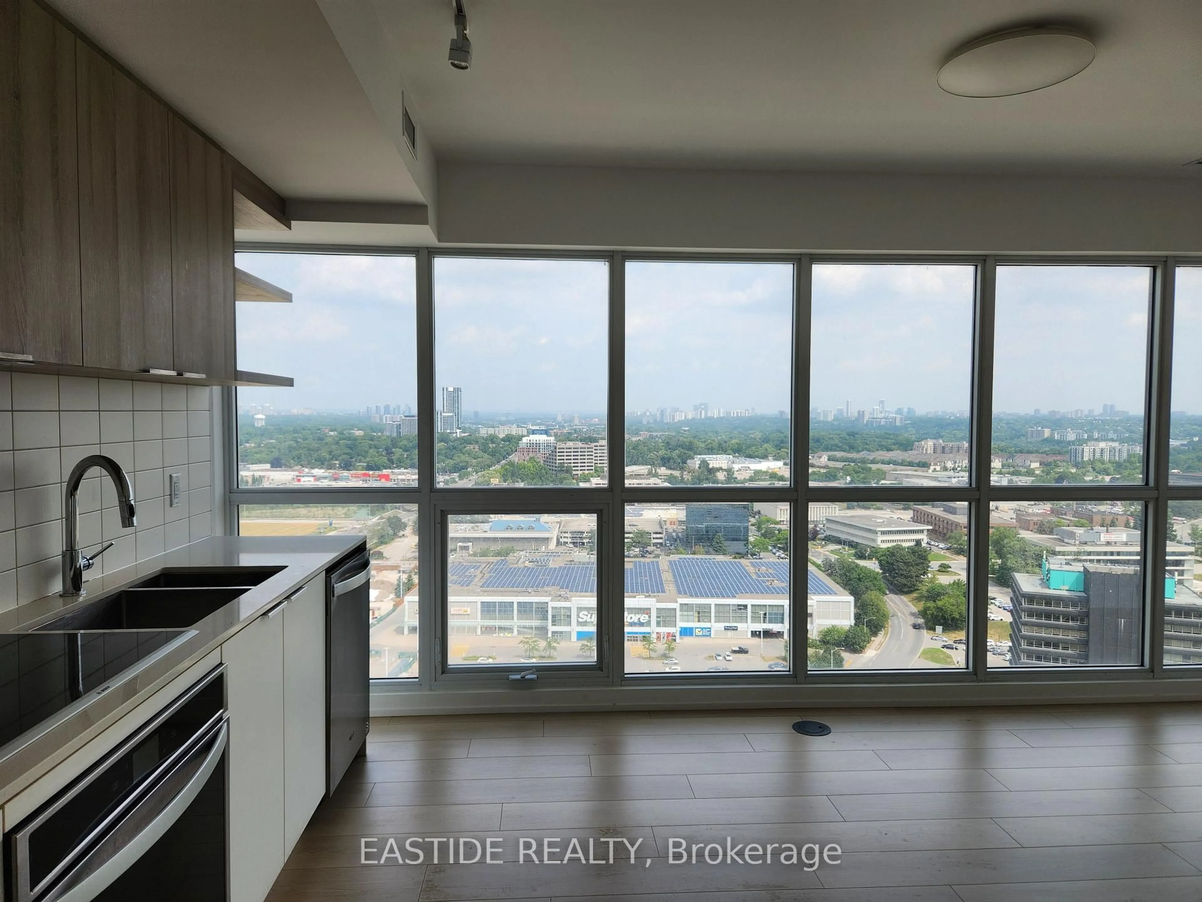 Unknown for 6 Sonic Way #2704, Toronto Ontario M3C 0P1