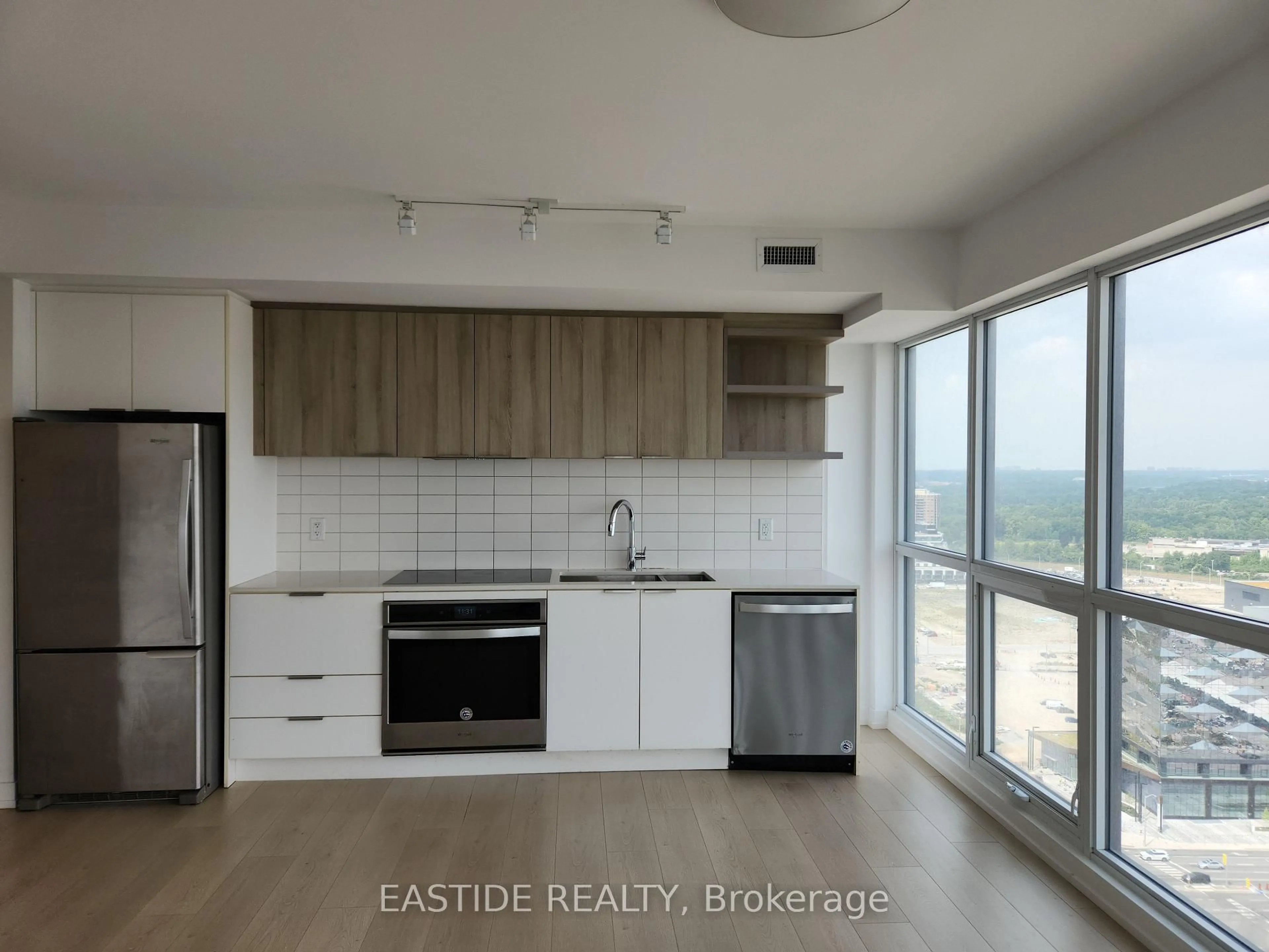 Unknown for 6 Sonic Way #2704, Toronto Ontario M3C 0P1