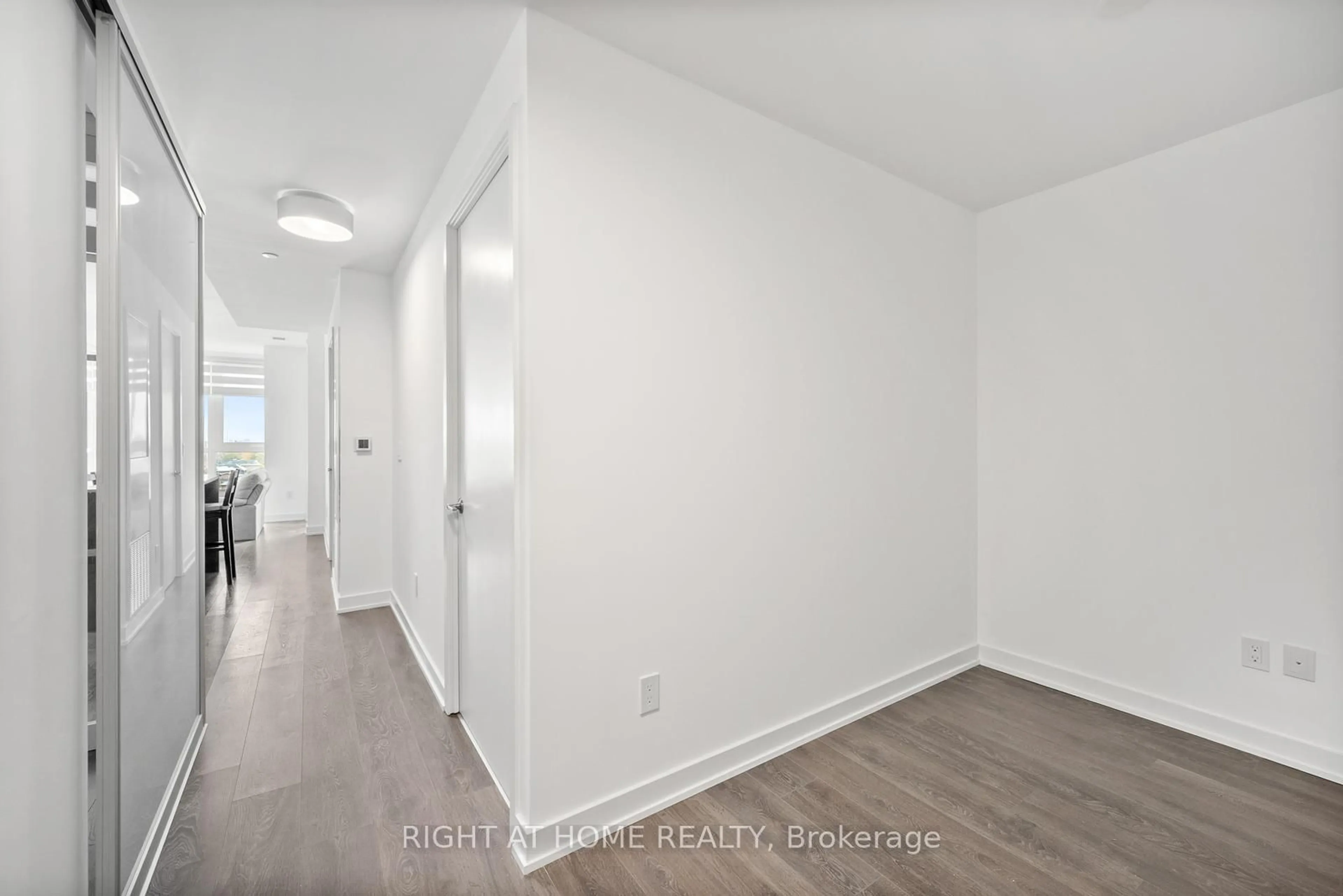 A pic of a room for 8 Tippett Rd #607, Toronto Ontario M3H 0E7