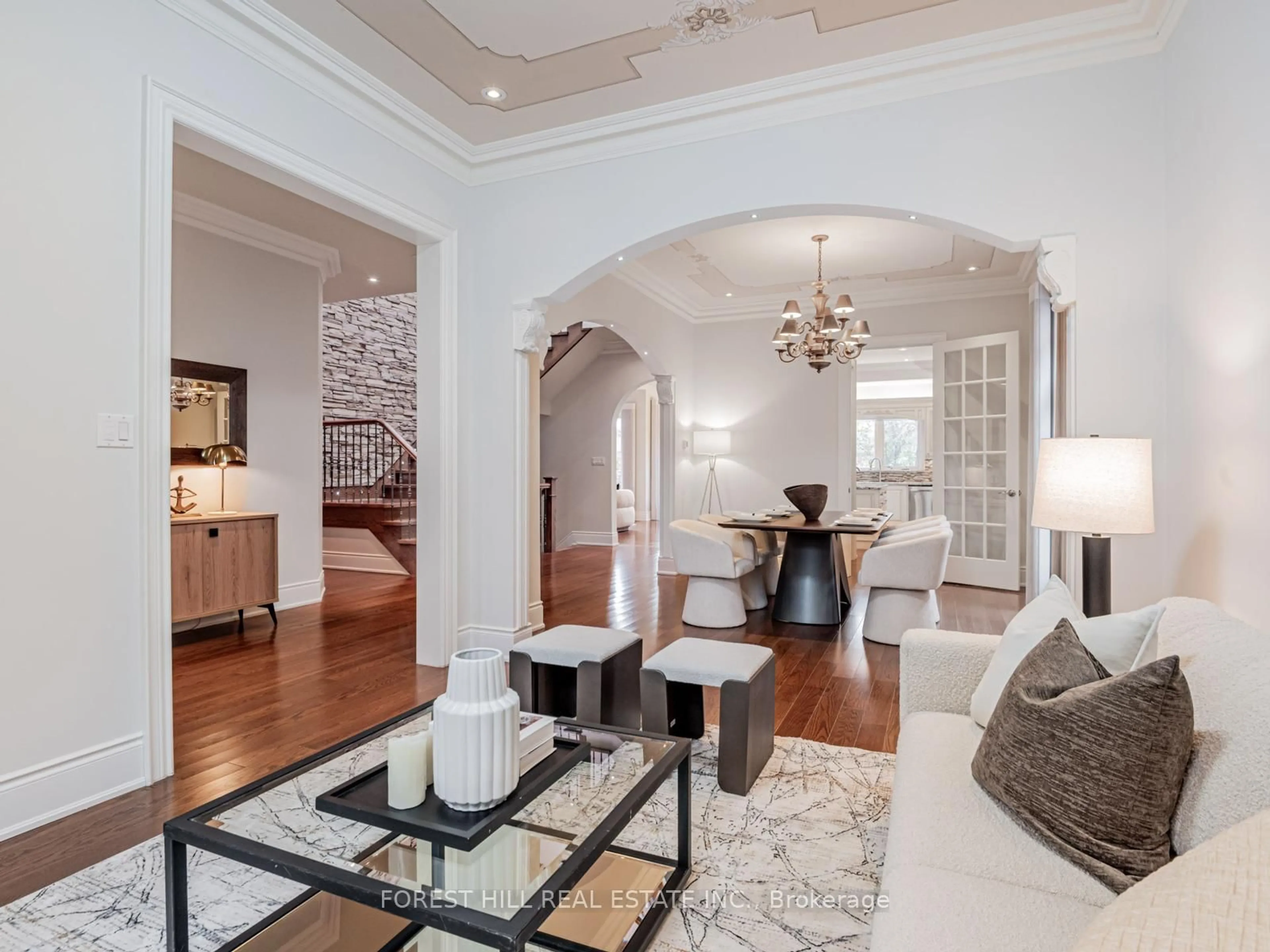 Living room with furniture, unknown for 6 Terrace Ave, Toronto Ontario M2R 1E9