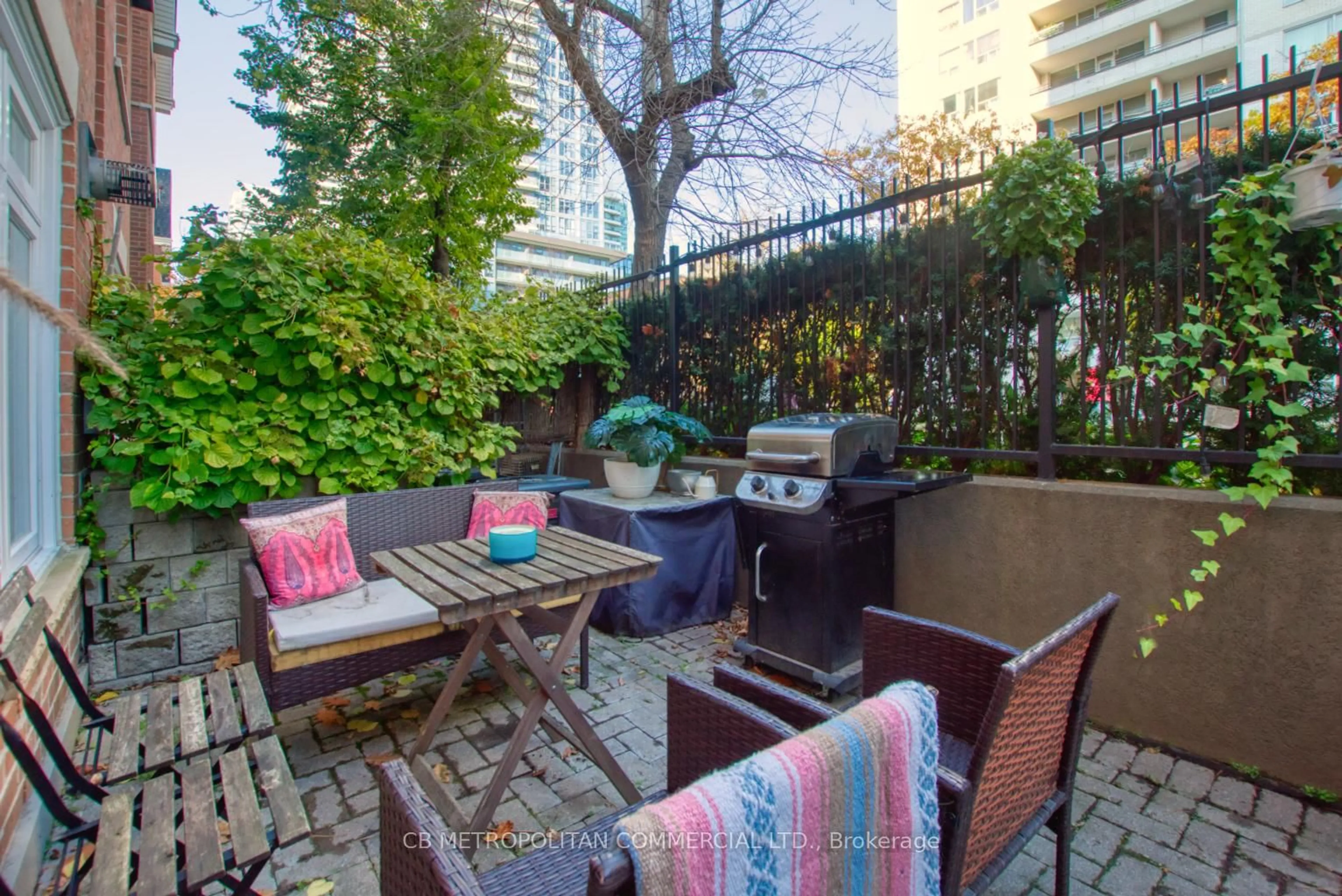 Patio, street for 98 Redpath Ave #5, Toronto Ontario M4S 2J7