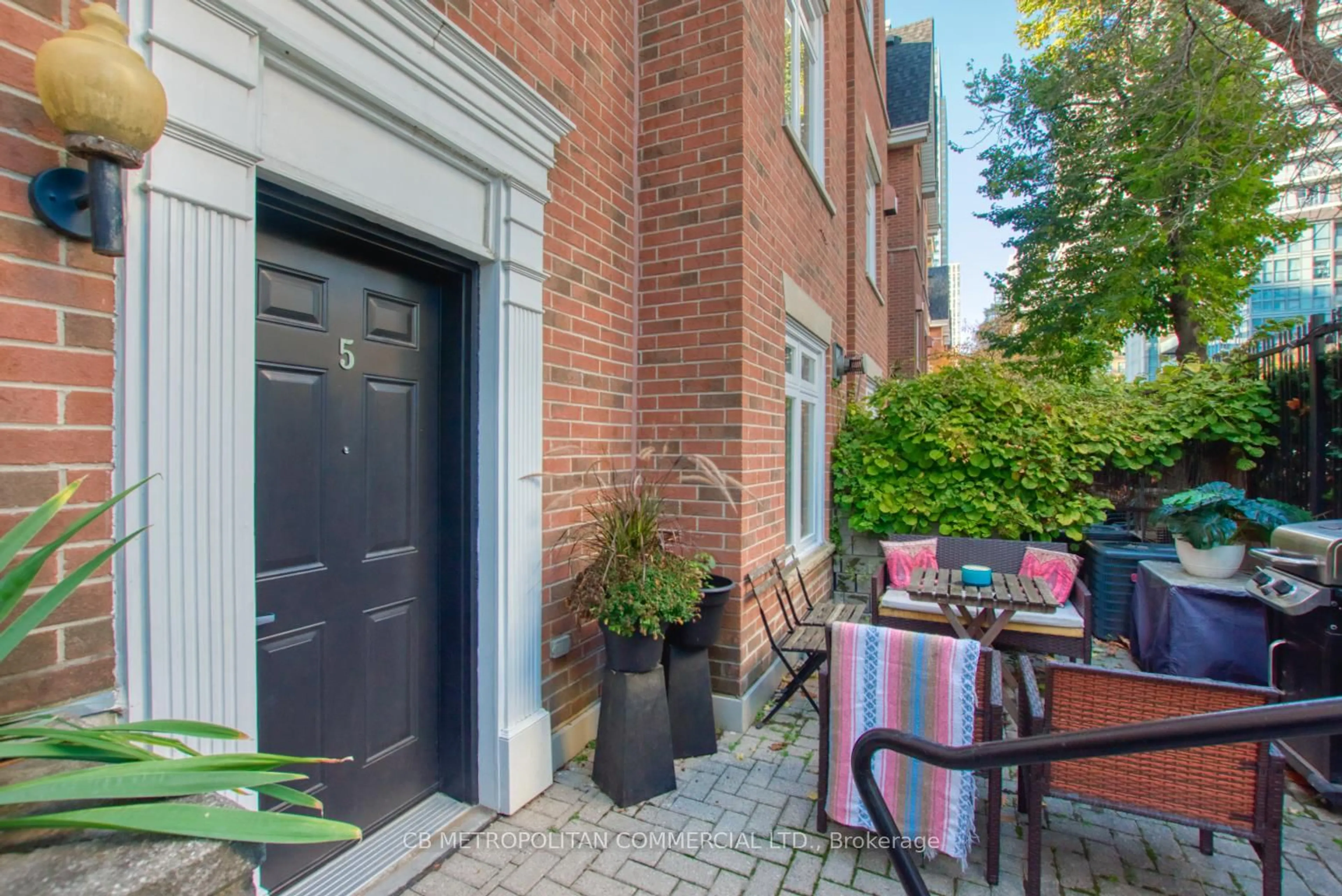 Patio, street for 98 Redpath Ave #5, Toronto Ontario M4S 2J7