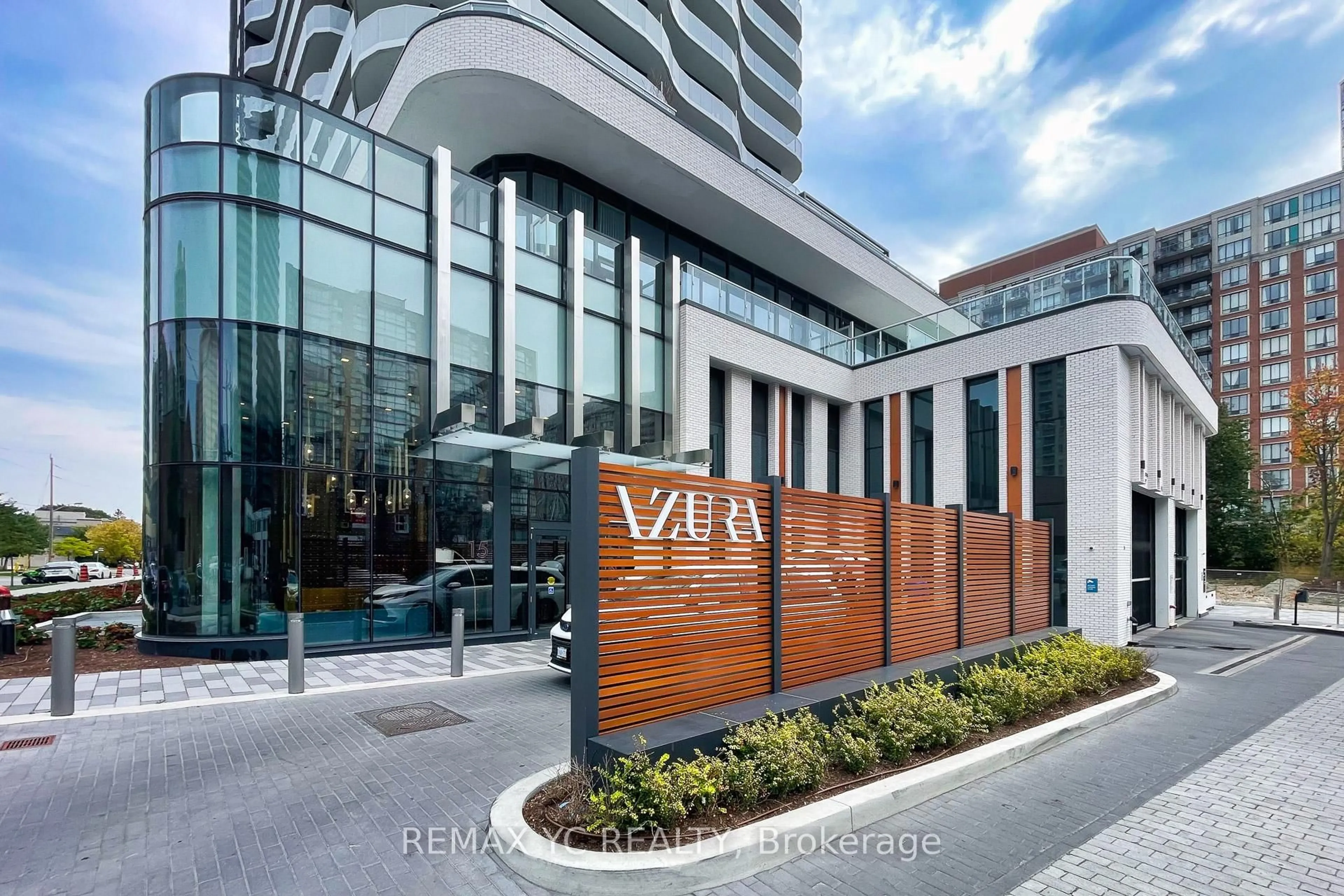 Indoor foyer for 15 Holmes Ave #2504, Toronto Ontario M2N 0L4