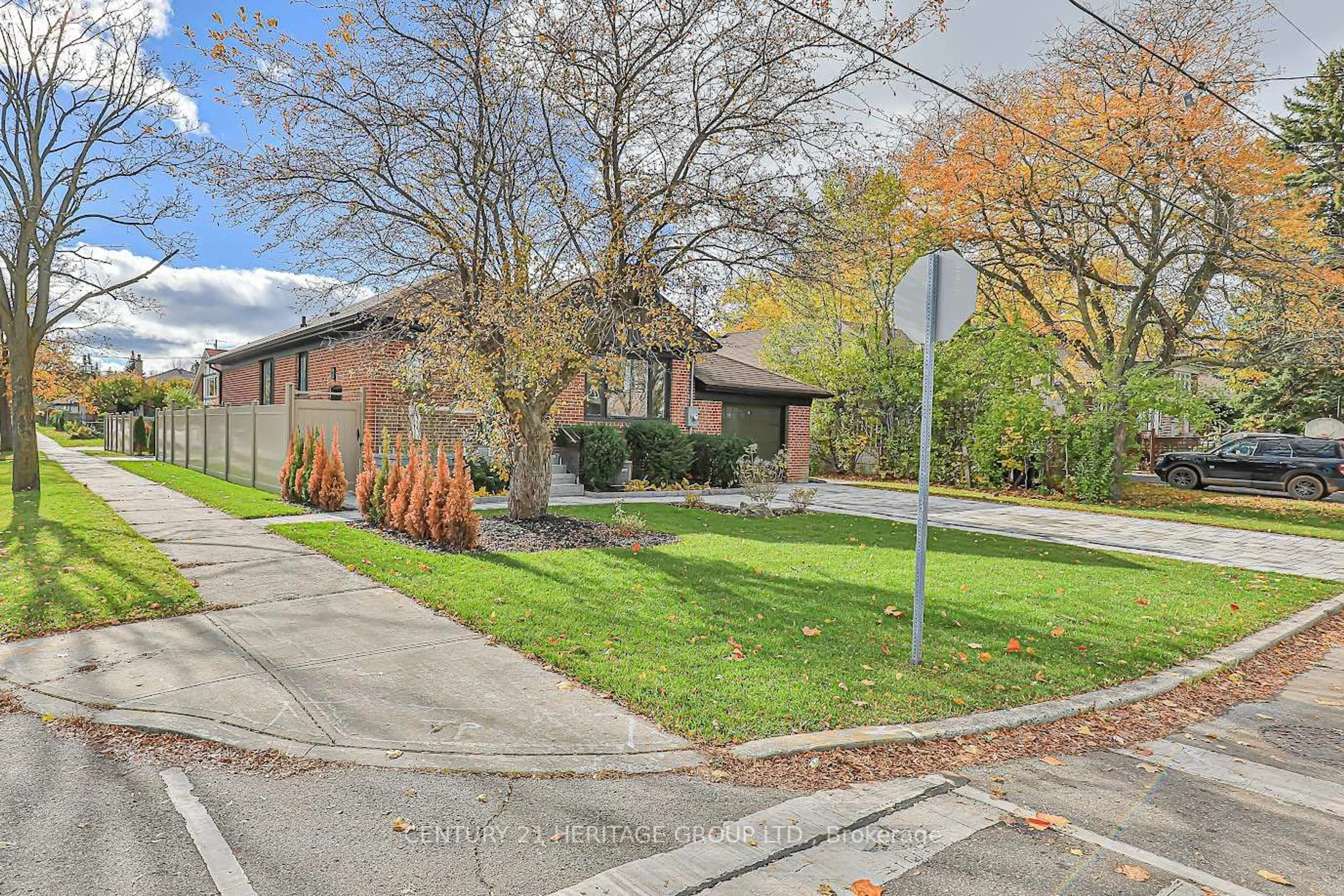 Home with brick exterior material, street for 305 Connaught Ave, Toronto Ontario M2R 2M1