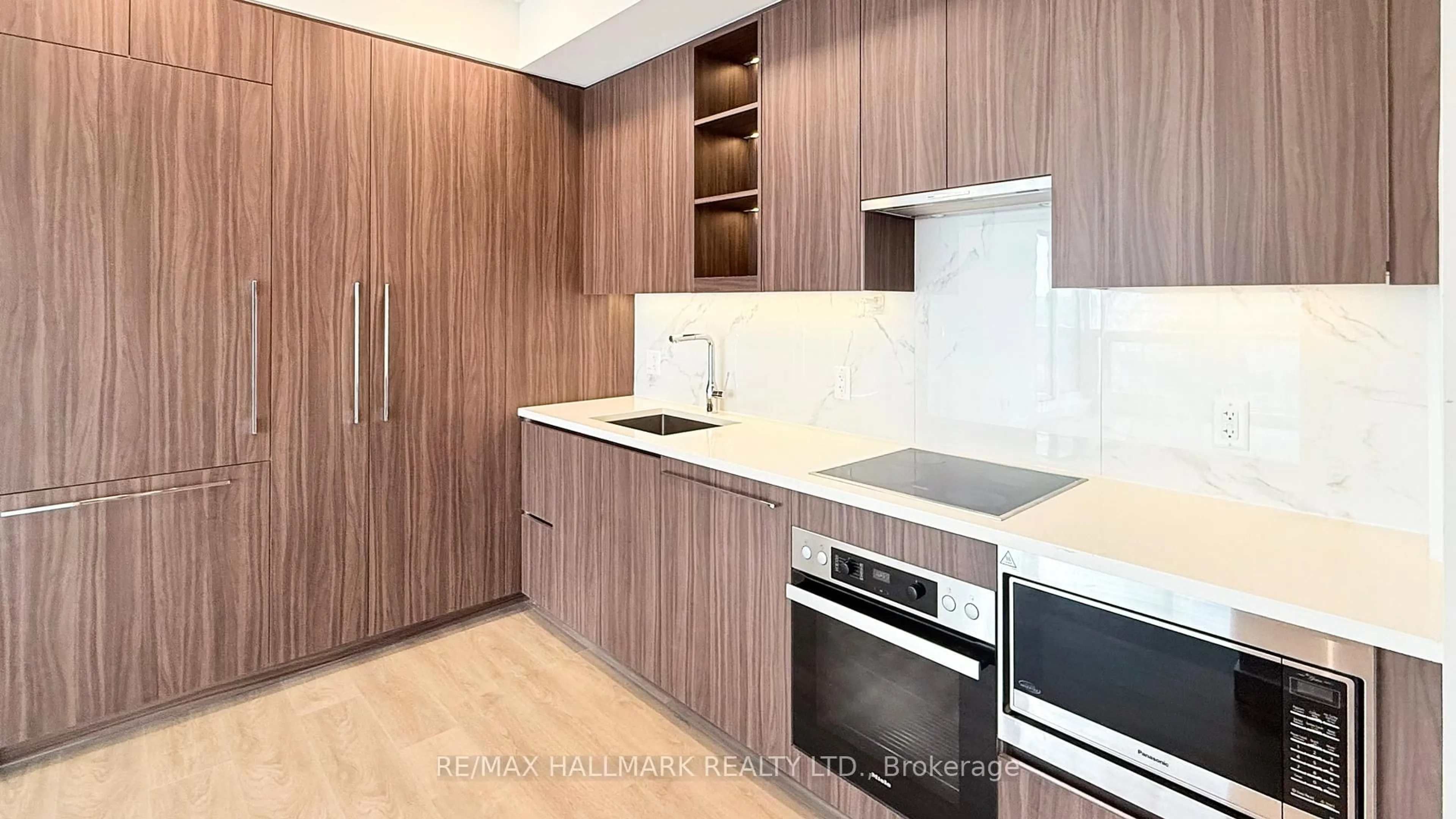 Standard kitchen, wood/laminate floor for 27 McMahon Dr #1609, Toronto Ontario M2K 0J2