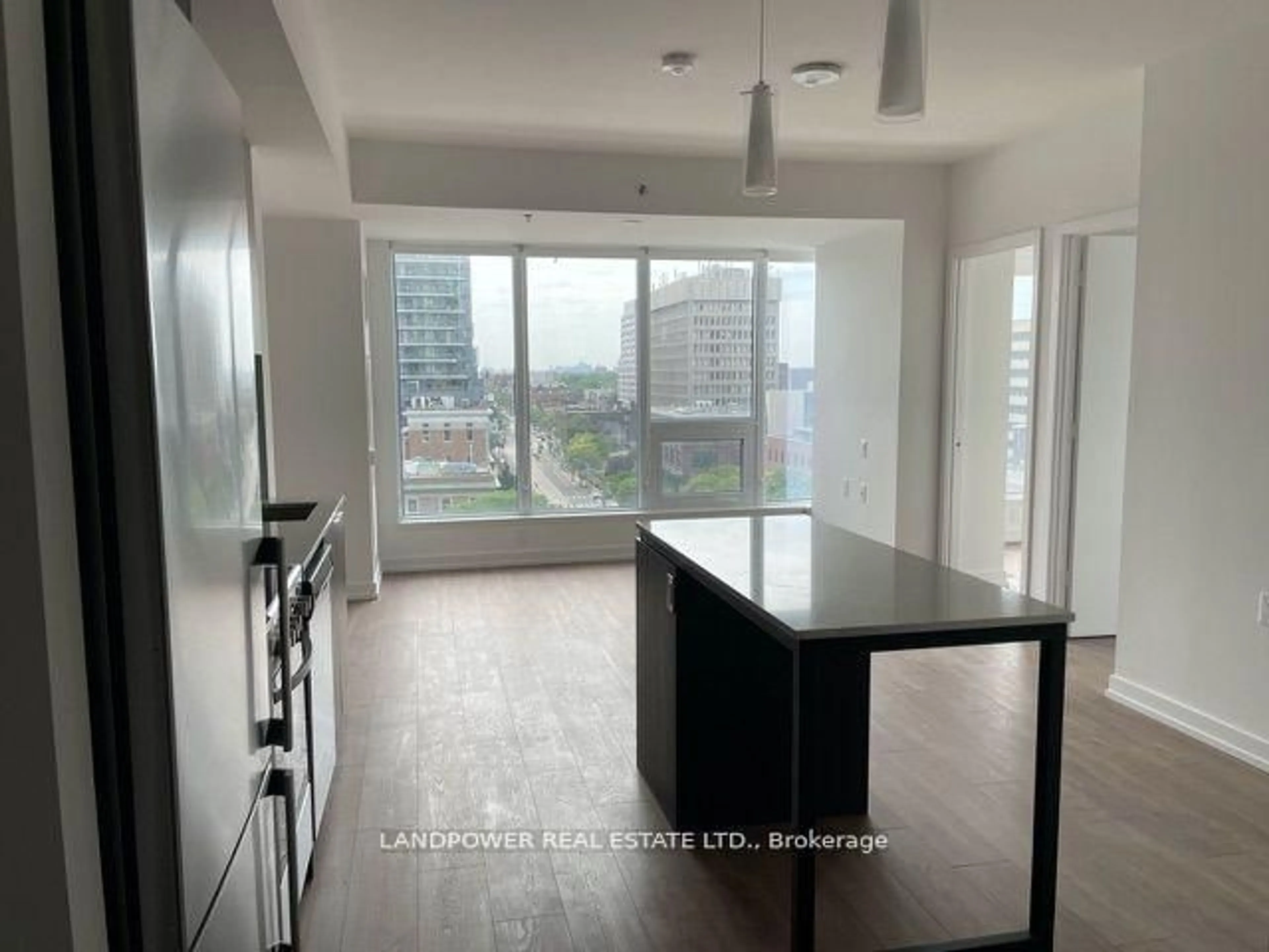 Unknown for 203 College St #904, Toronto Ontario M5T 1P9