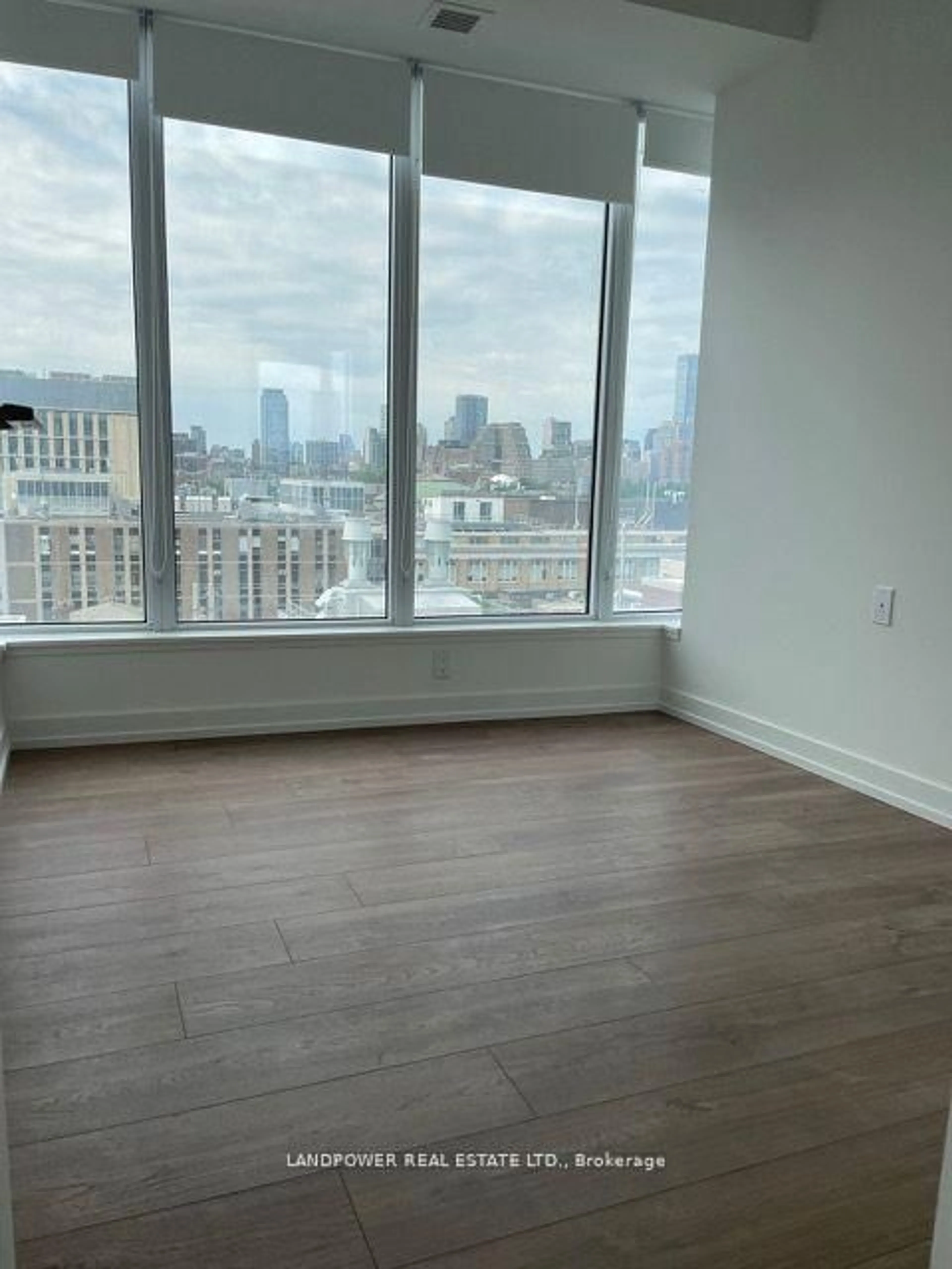 A pic of a room for 203 College St #904, Toronto Ontario M5T 1P9