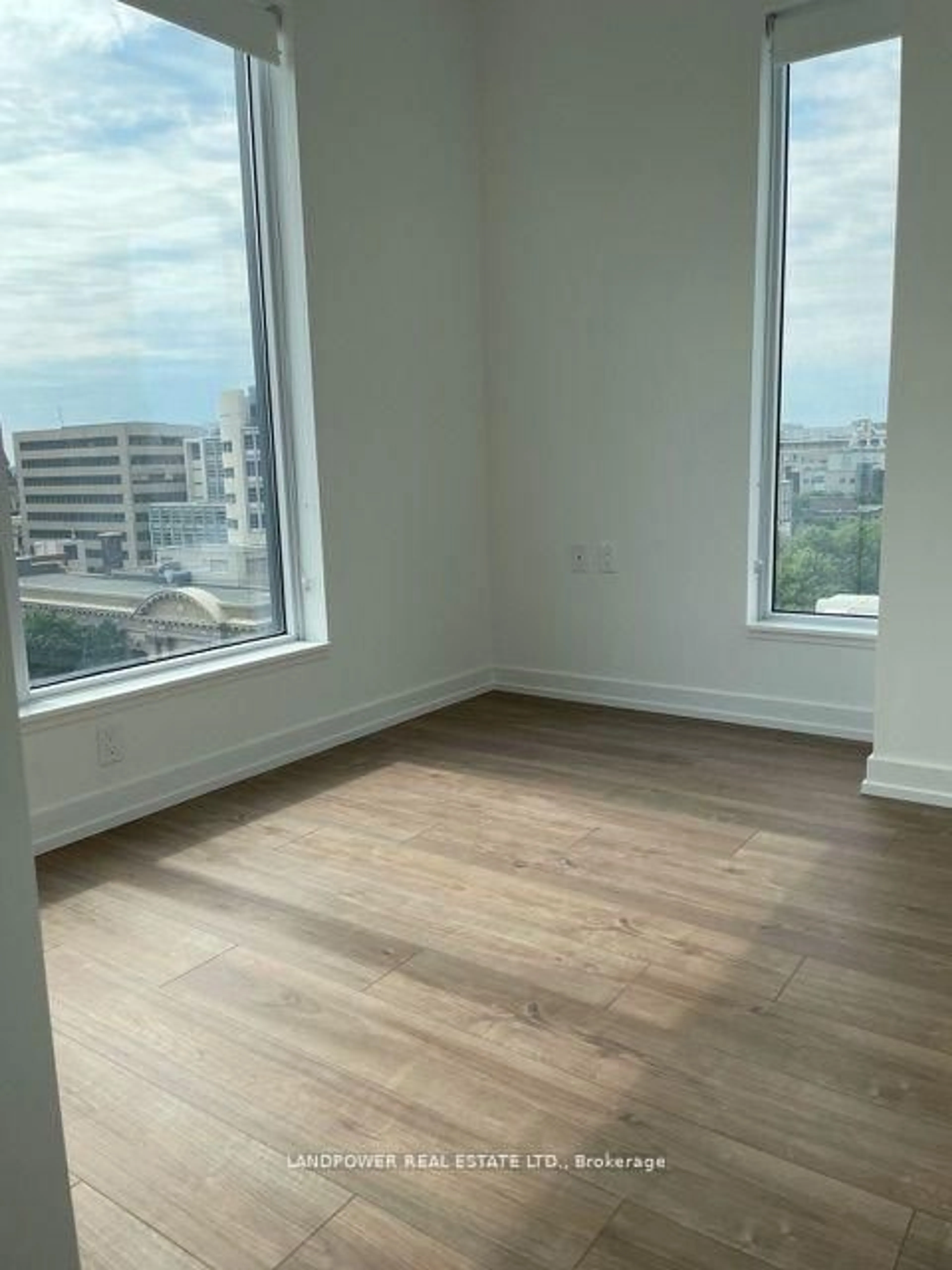 A pic of a room for 203 College St #904, Toronto Ontario M5T 1P9