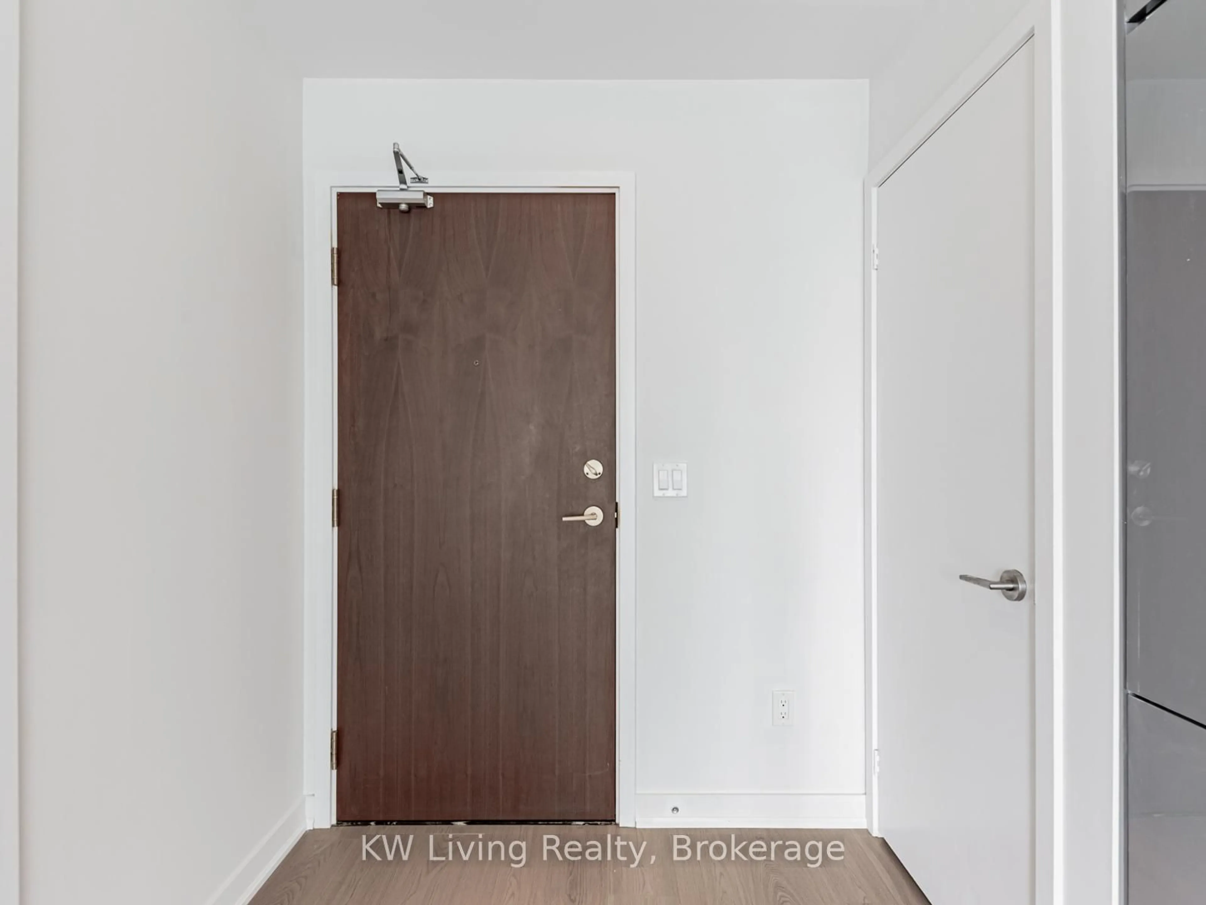 Indoor entryway for 115 McMahon Dr #2806, Toronto Ontario M2K 0E3