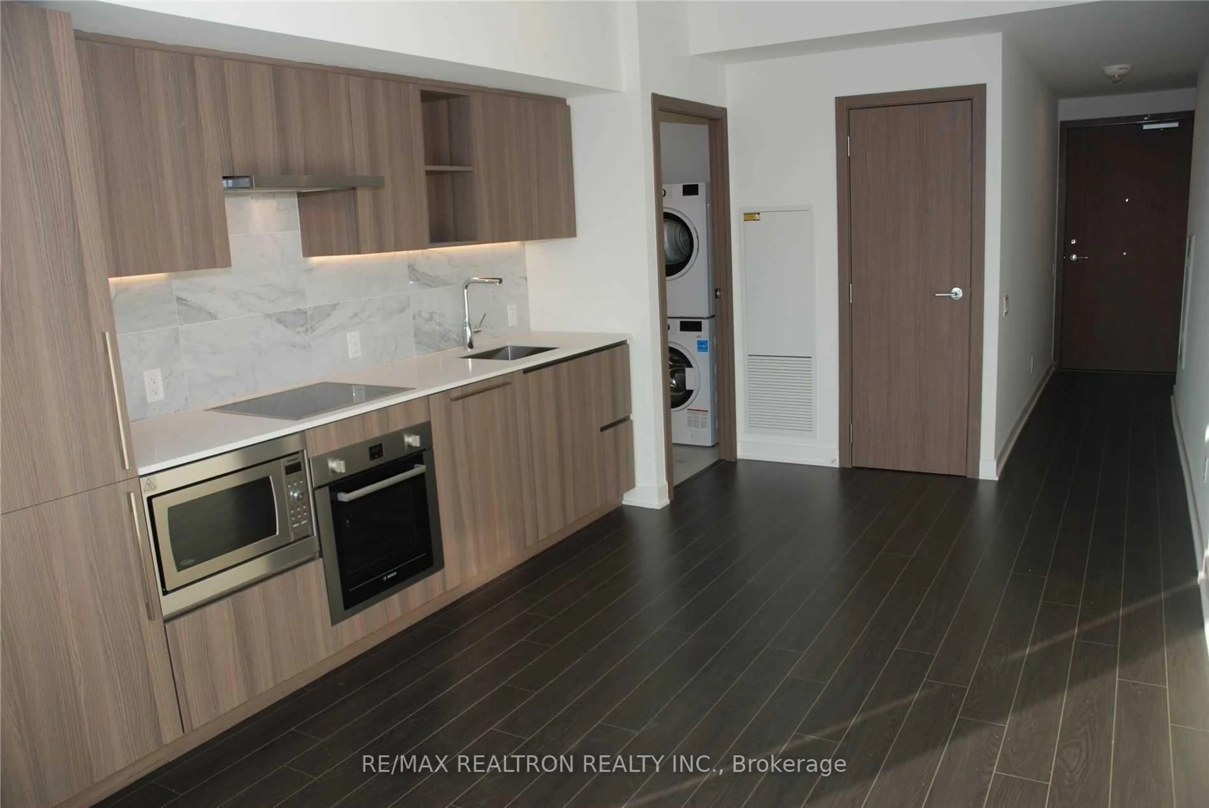 Standard kitchen, unknown for 19 Bathurst St #3902, Toronto Ontario M5V 0N2