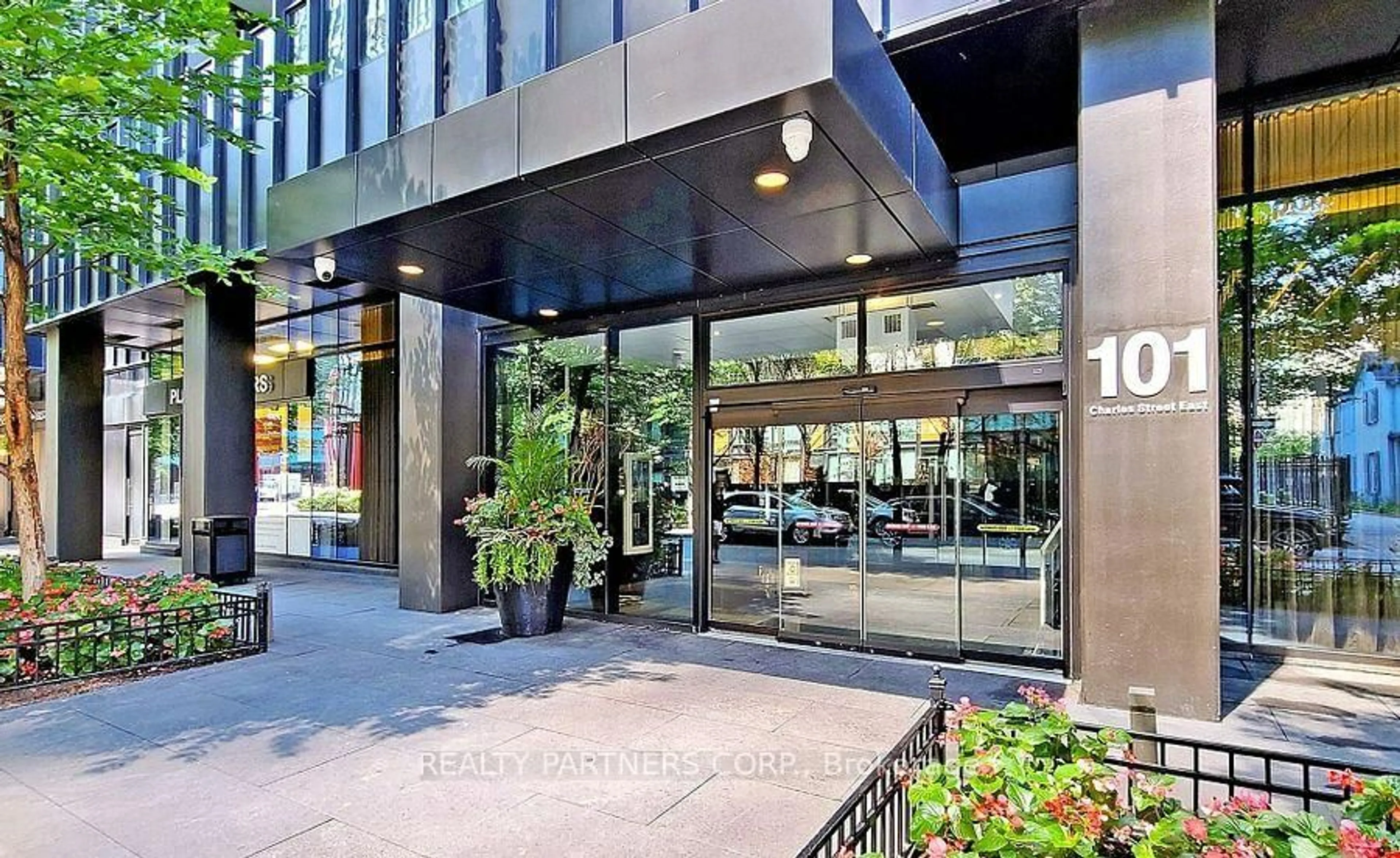 Indoor foyer for 101 Charles St #1207, Toronto Ontario M4Y 0A9