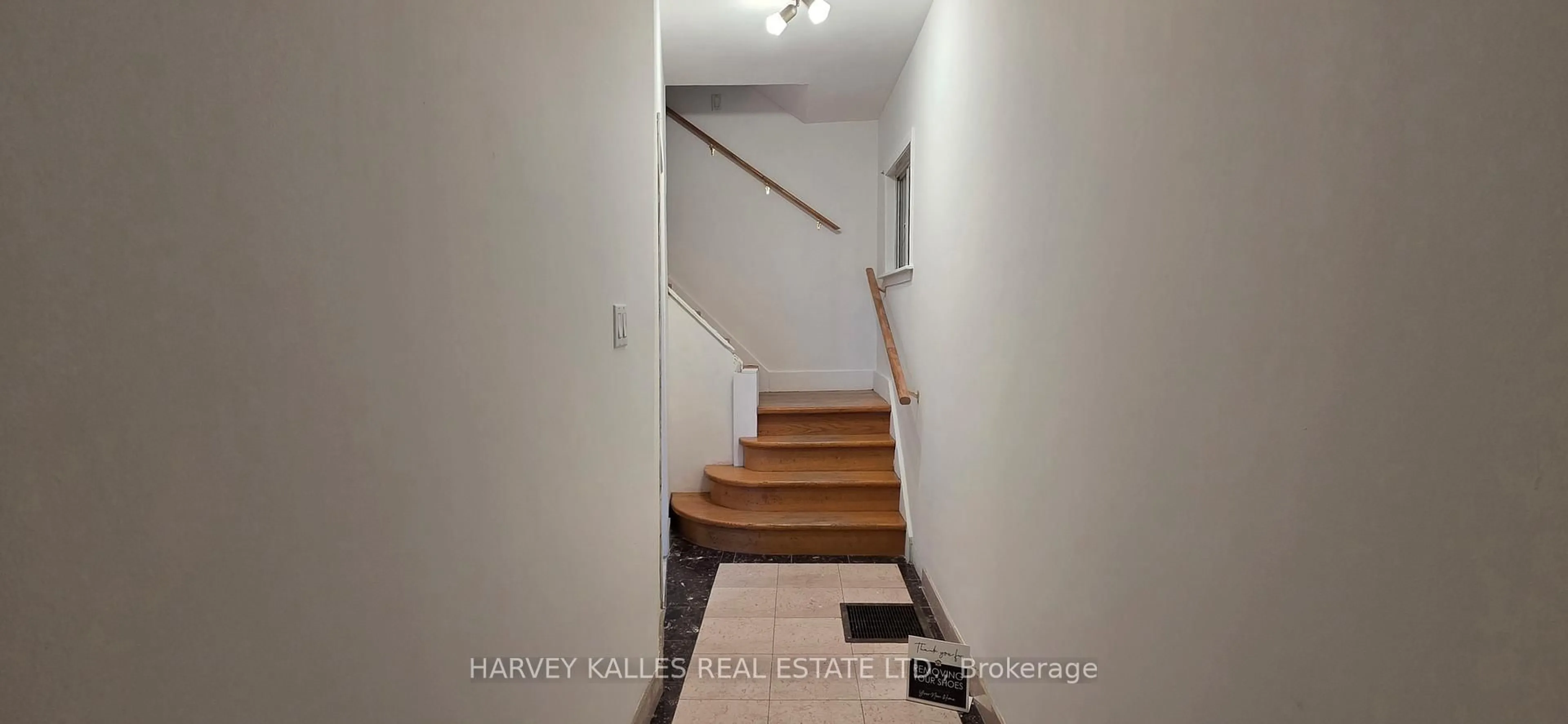Stairs for 1767 Dufferin St, Toronto Ontario M6E 3N9