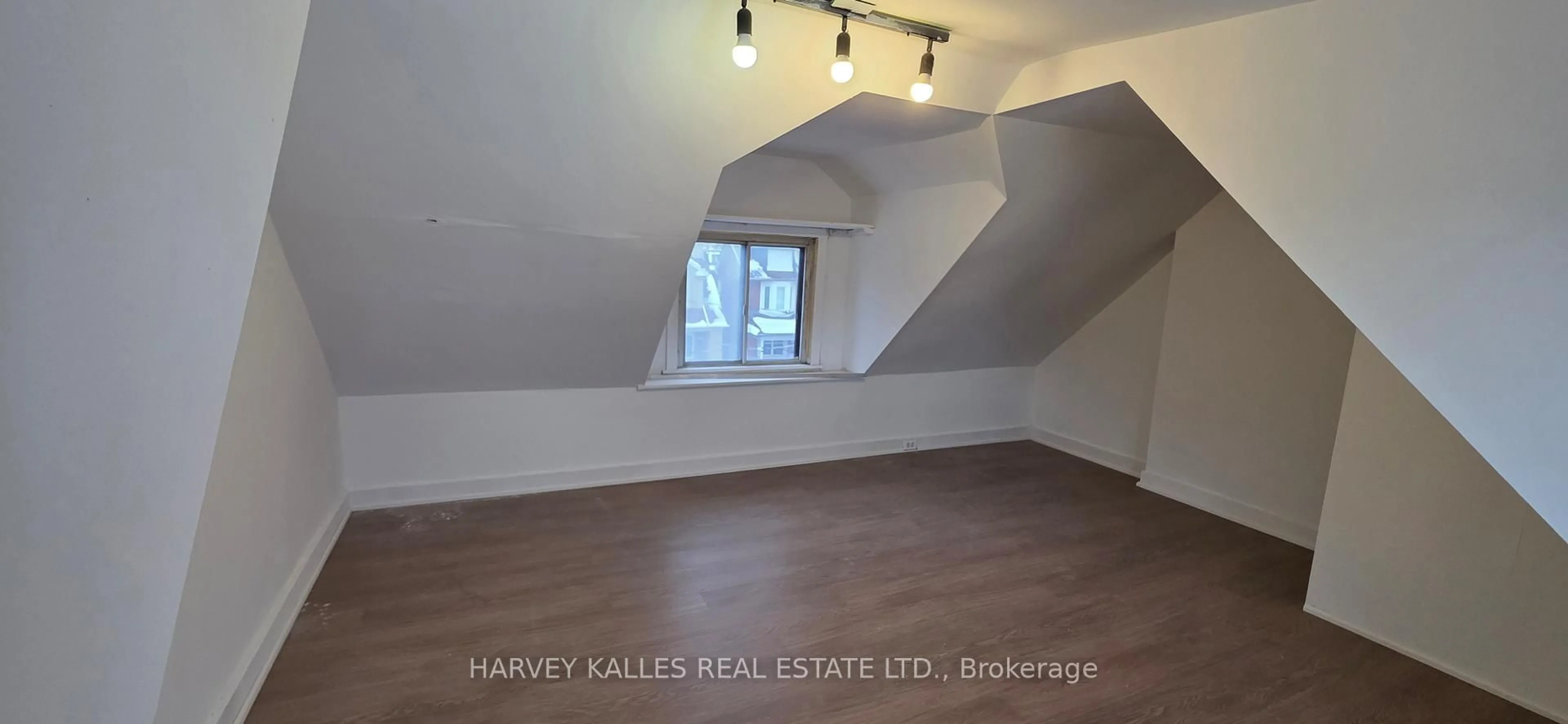 A pic of a room for 1767 Dufferin St, Toronto Ontario M6E 3N9