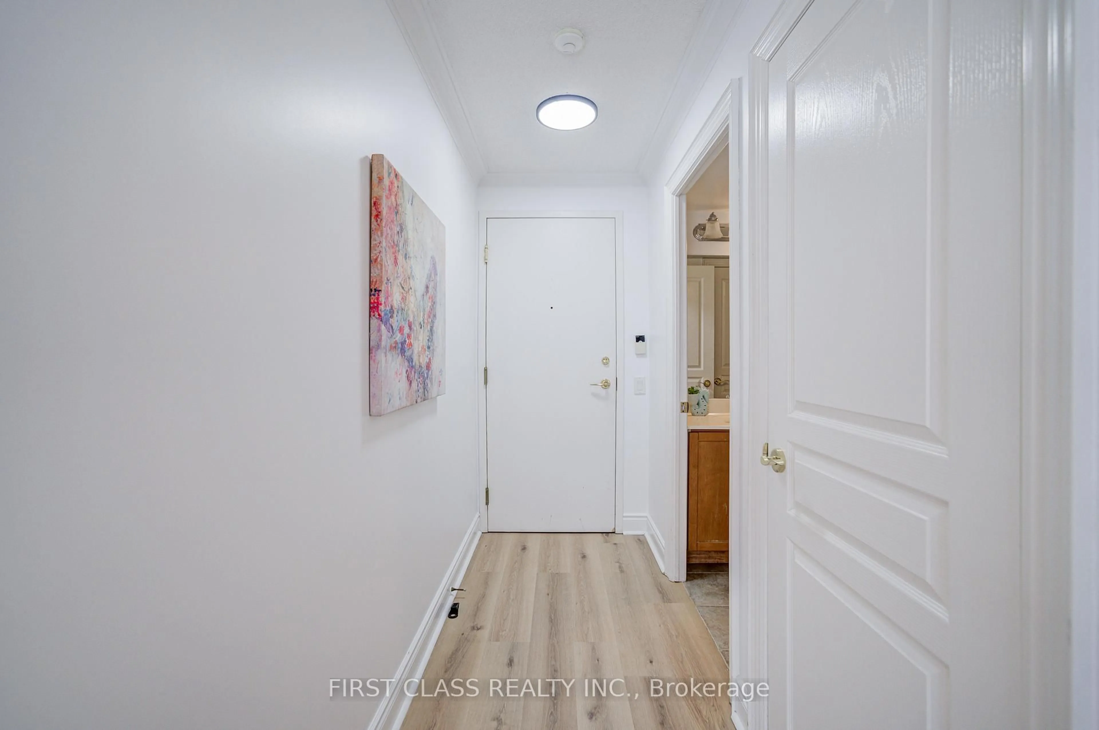 Indoor entryway for 10 Northtown Way #408, Toronto Ontario M2N 7L4