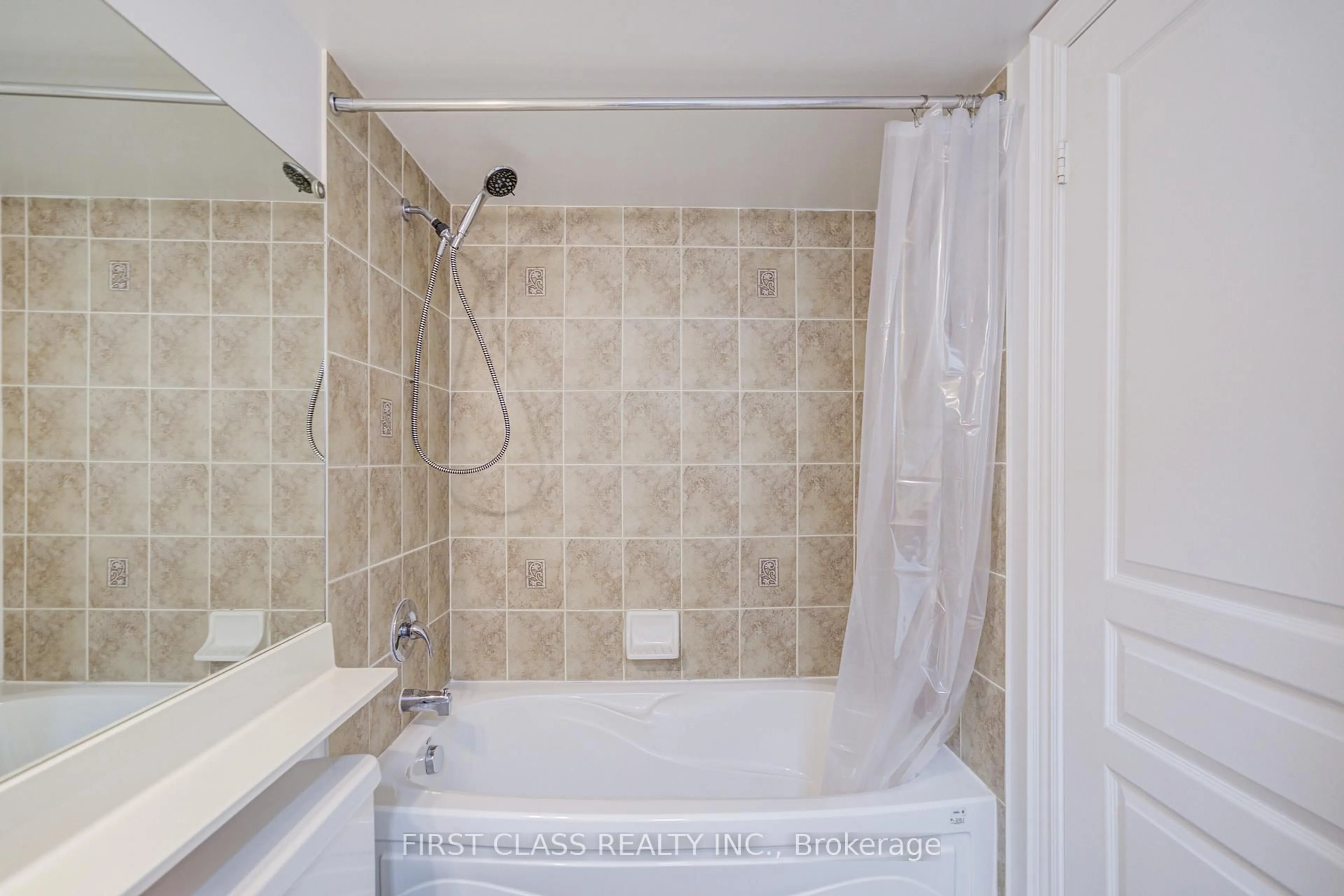 Standard bathroom, ceramic/tile floor for 10 Northtown Way #408, Toronto Ontario M2N 7L4