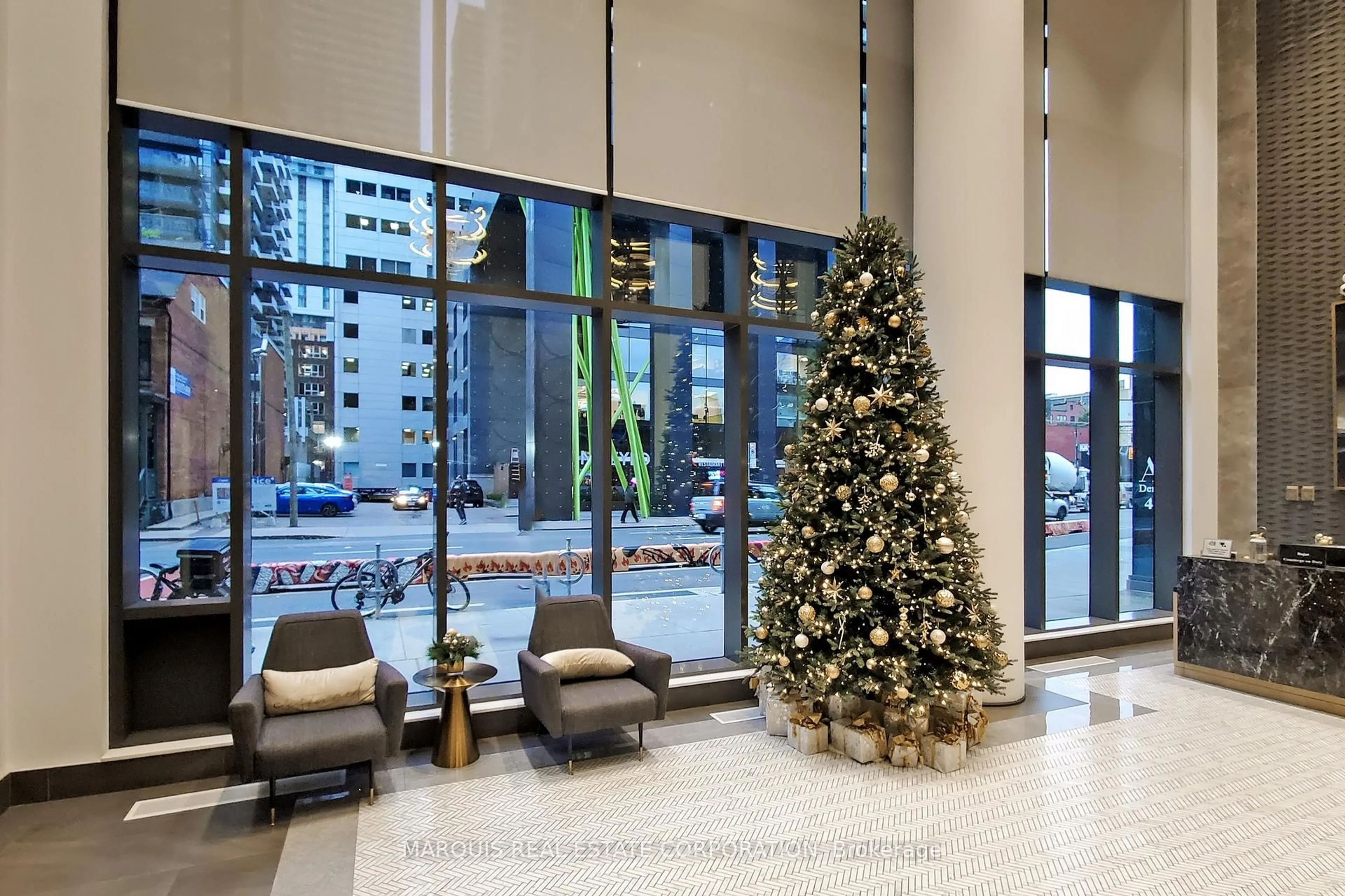 Lobby for 330 Richmond St #505, Toronto Ontario M5V 0M4