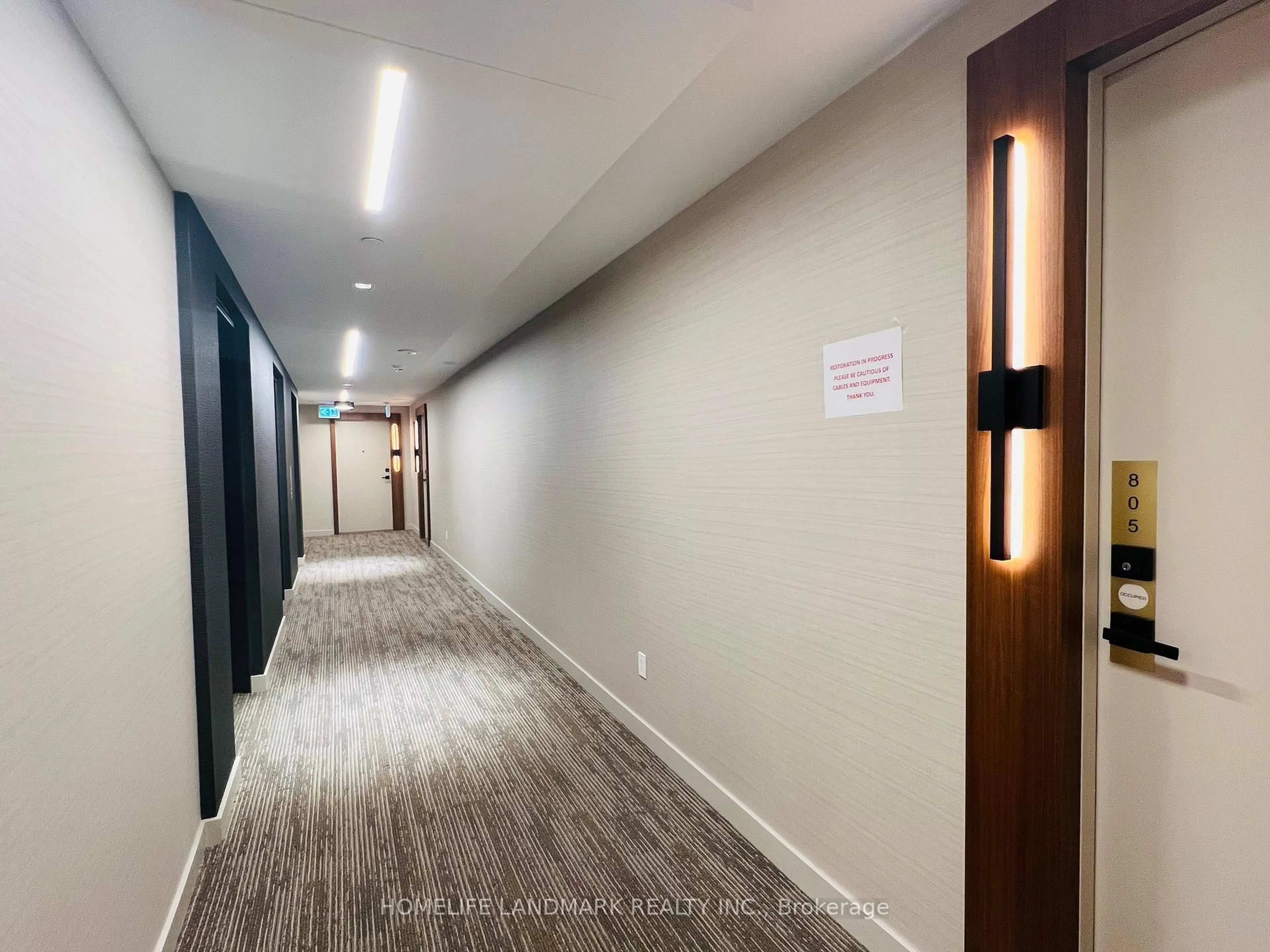 Indoor foyer for 327 King St #805, Toronto Ontario M5V 0W7