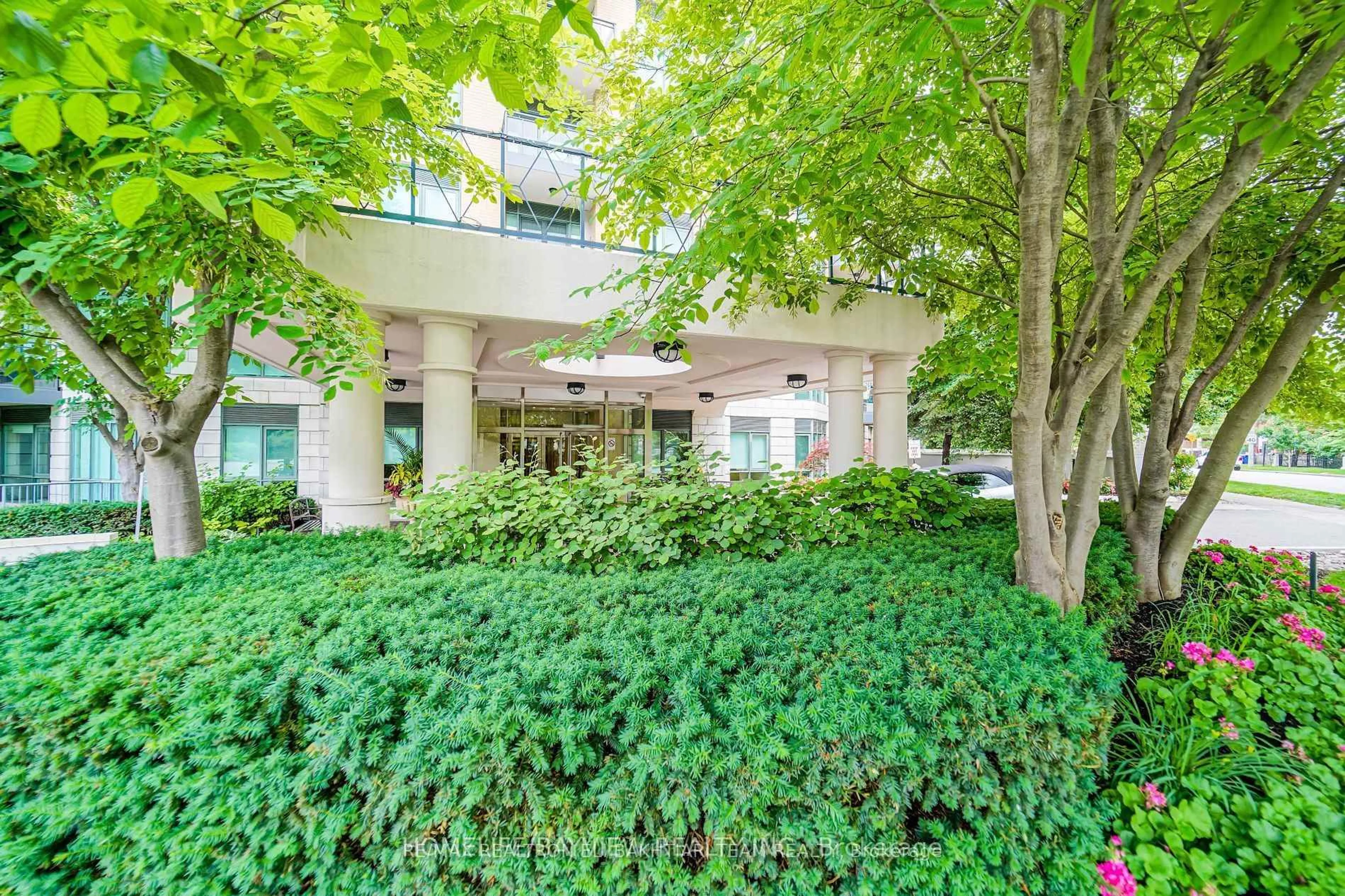 Patio, unknown for 11 William Carson Cres #618, Toronto Ontario M2P 2G1