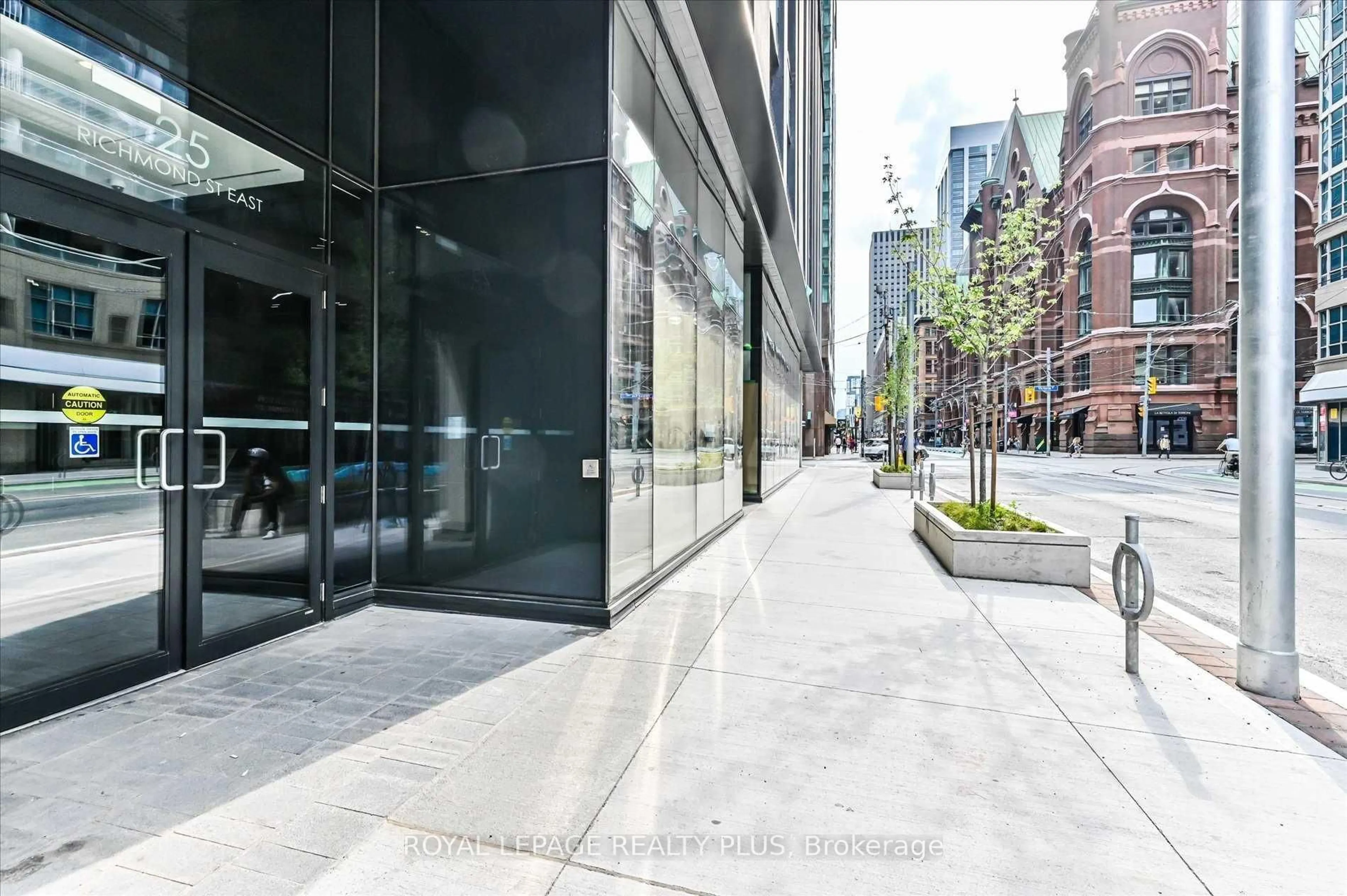 Unknown for 25 Richmond St #2416, Toronto Ontario M5C 0A6