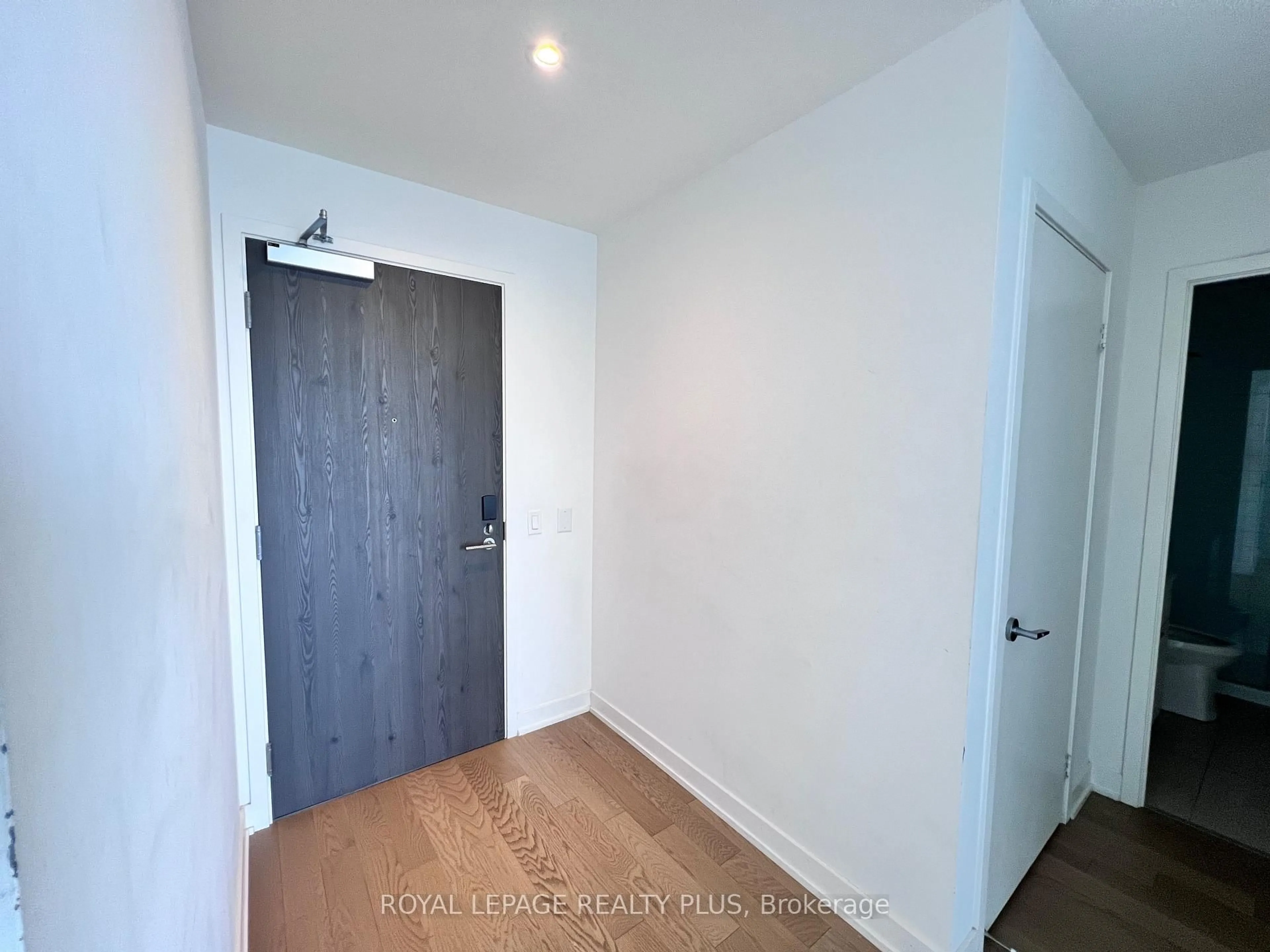 Indoor entryway for 25 Richmond St #2416, Toronto Ontario M5C 0A6