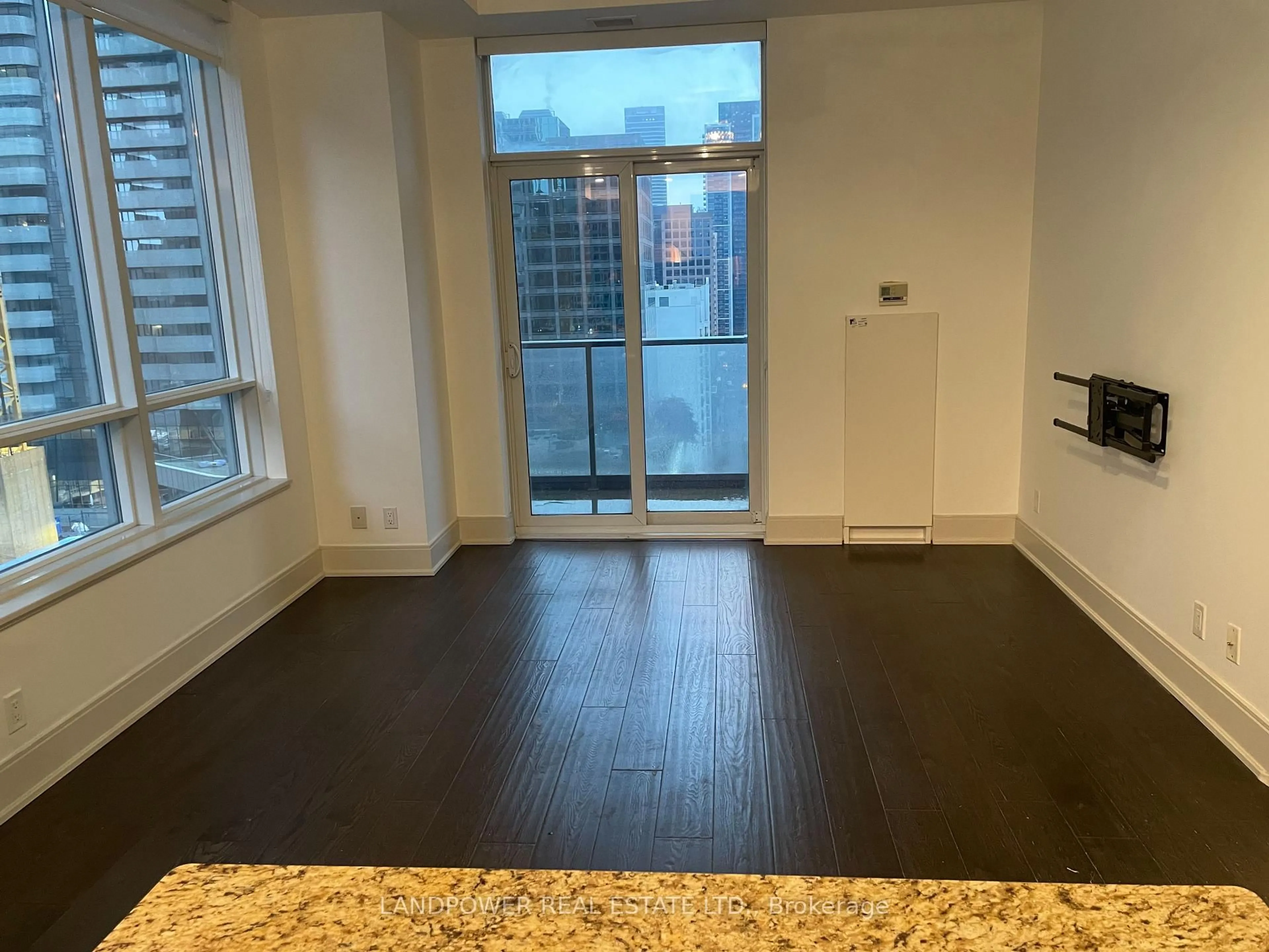 A pic of a room for 21 Balmuto St #1501, Toronto Ontario M4Y 1W4