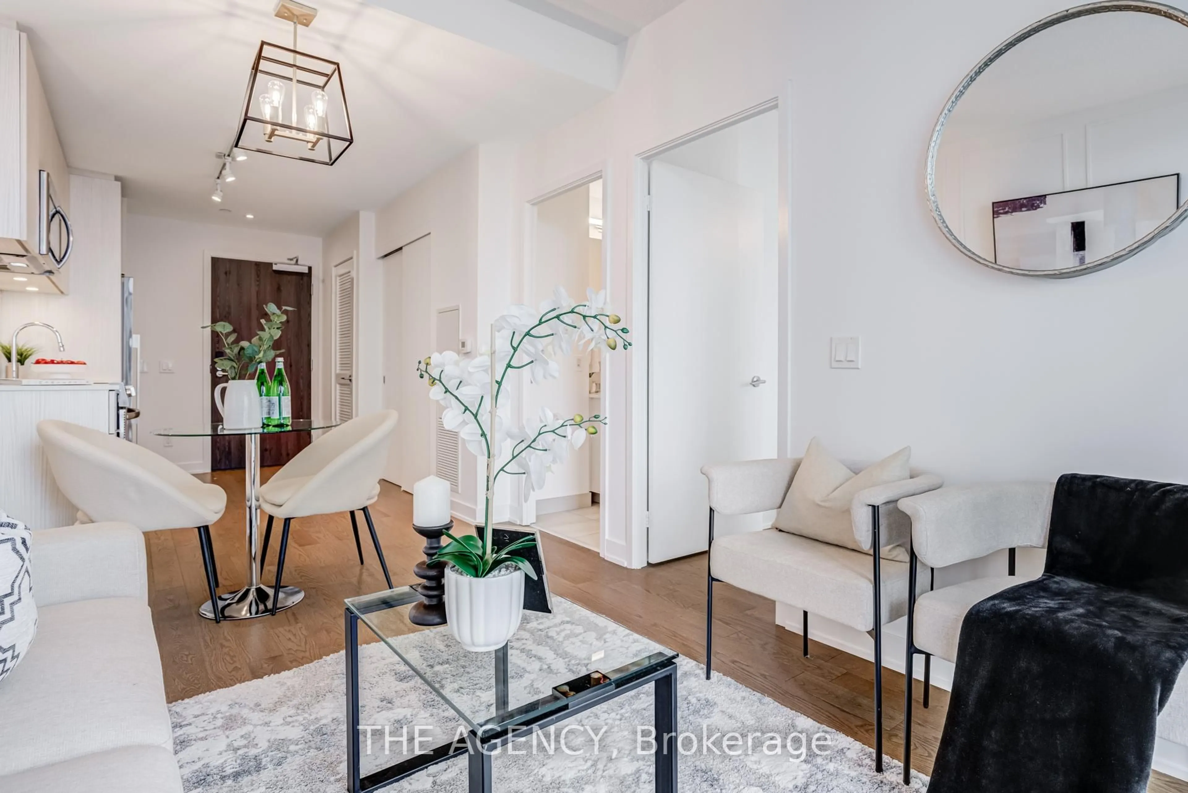 Indoor entryway for 25 Richmond St #2401, Toronto Ontario M5C 0A6