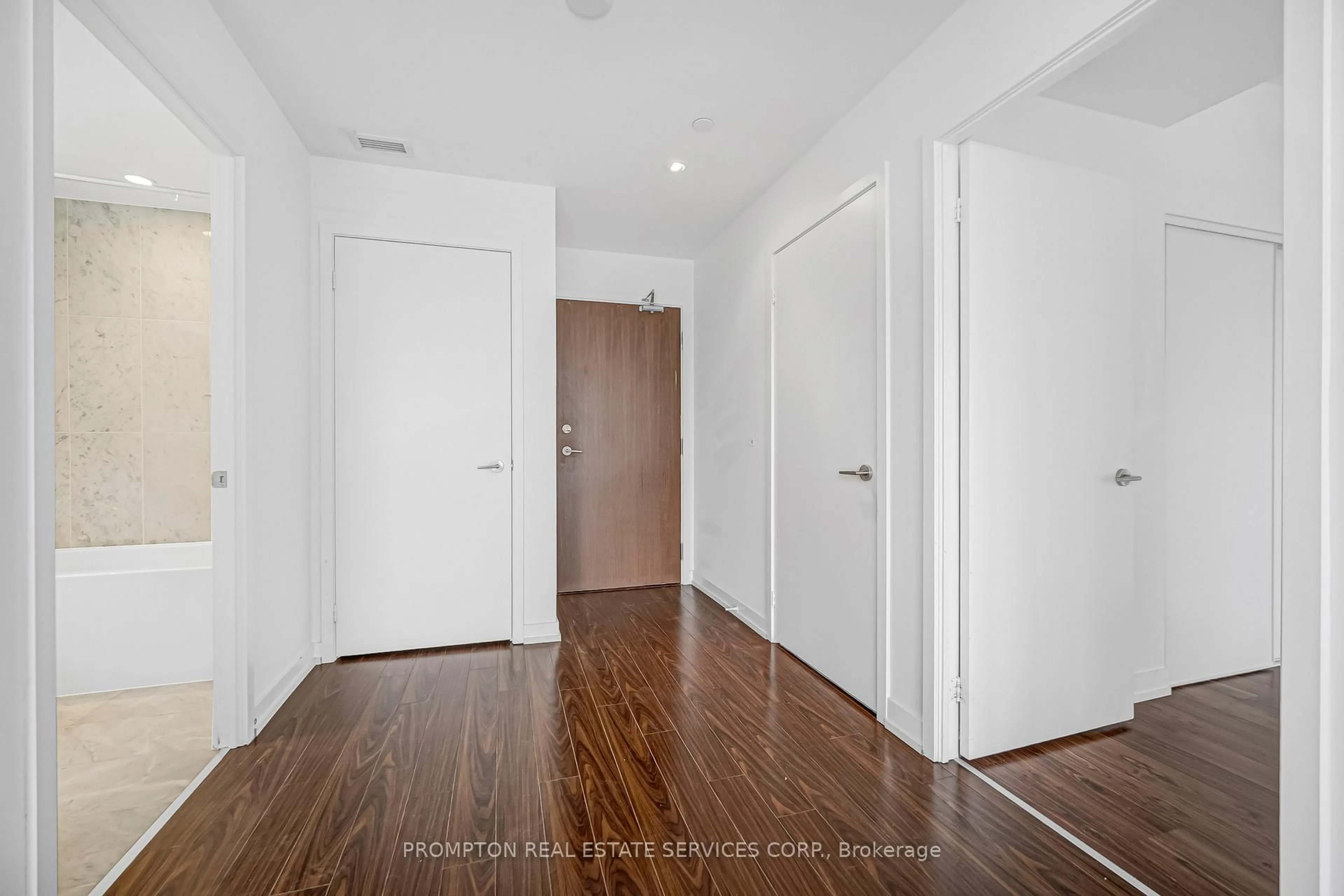 Indoor entryway for 115 McMahon Dr #2507, Toronto Ontario M2K 0E3