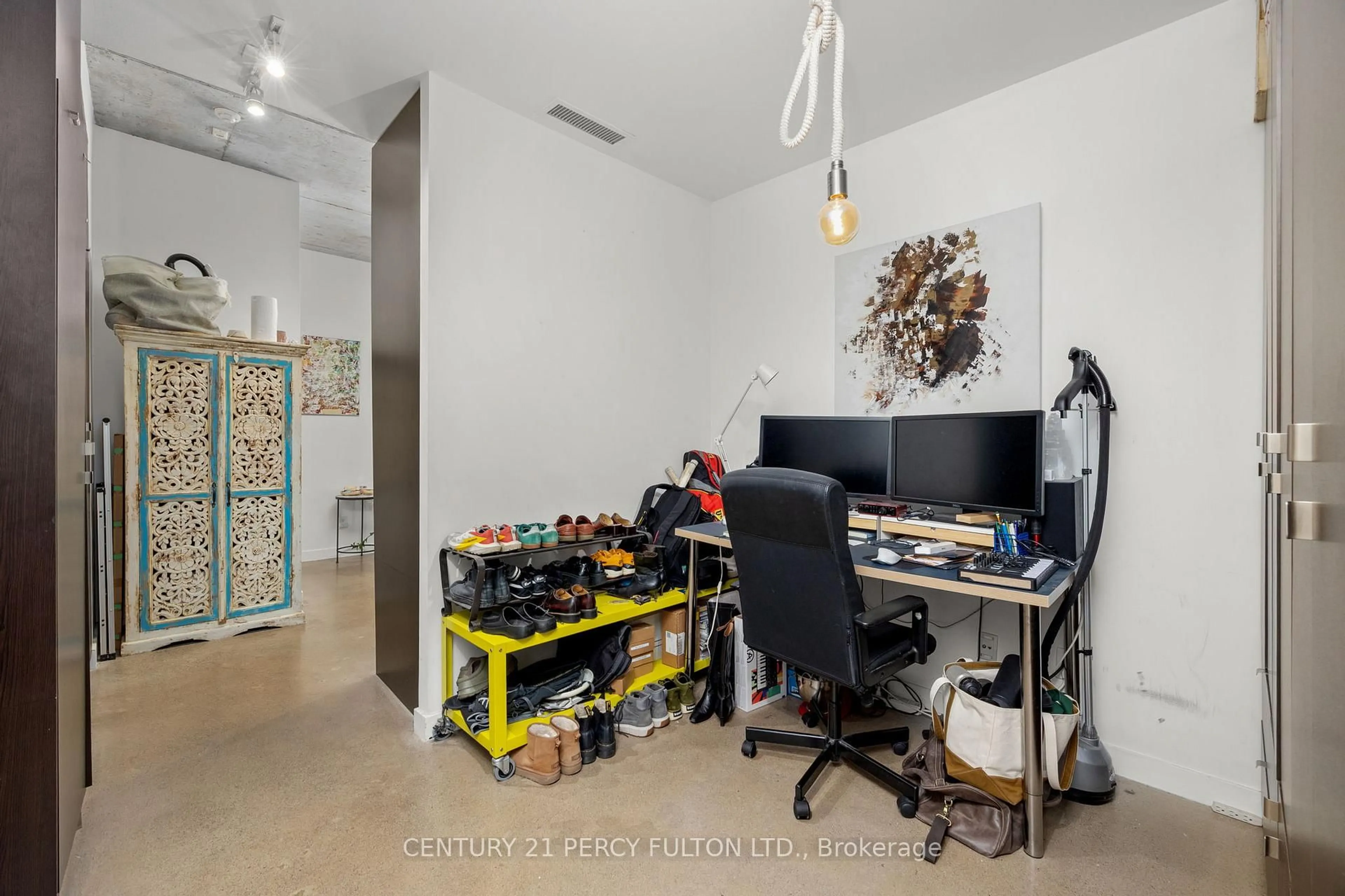 A pic of a room for 23 Brant St #1011, Toronto Ontario M5V 2L5