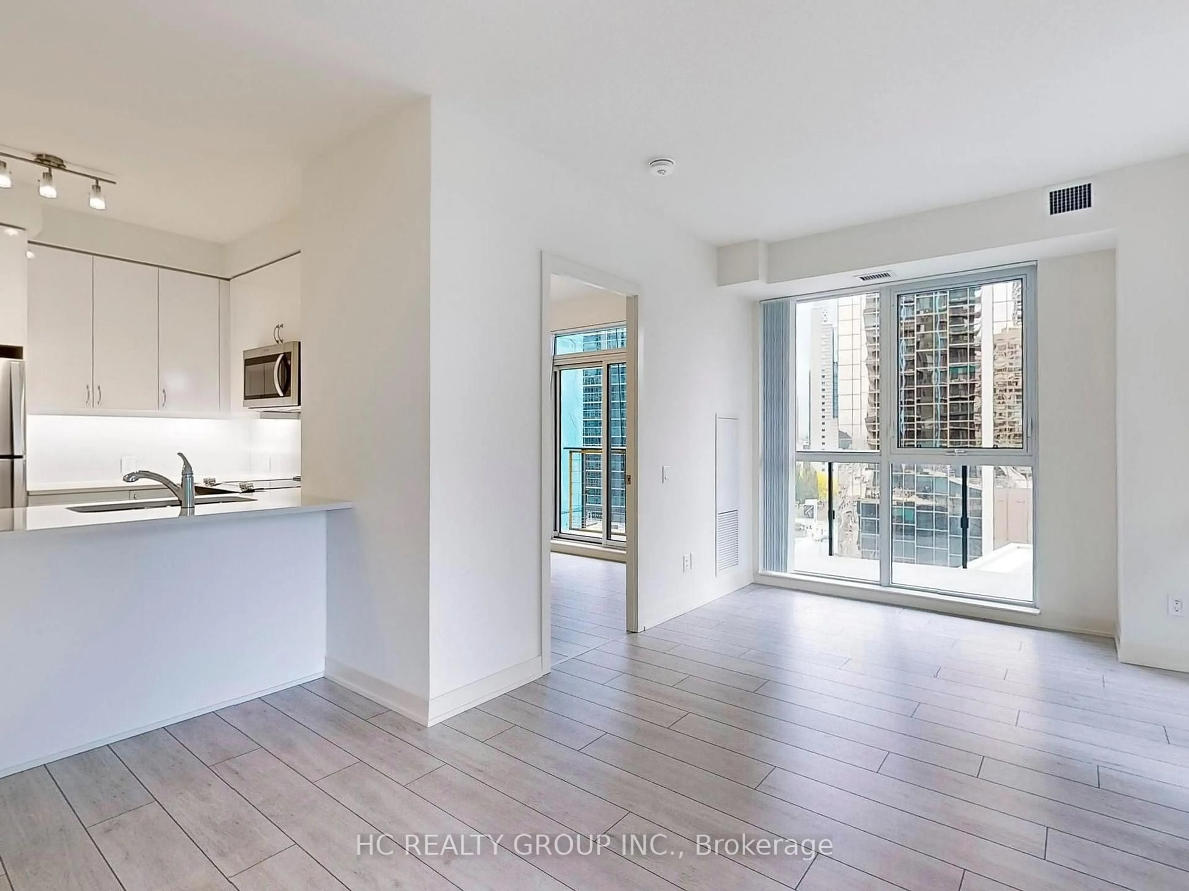 Open concept kitchen, unknown for 4955 Yonge St #819, Toronto Ontario M3N 0L8