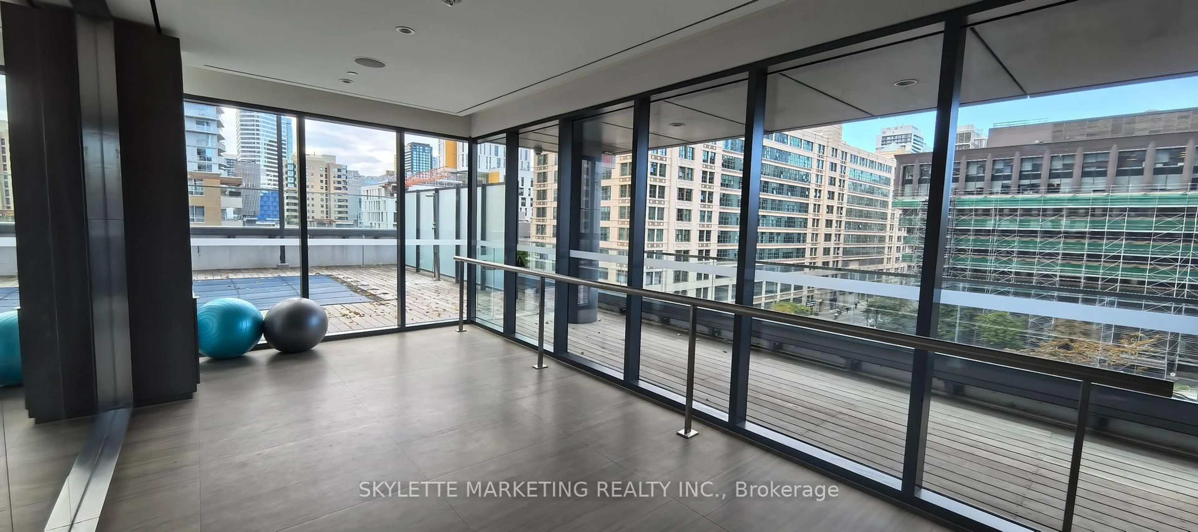 Indoor foyer for 159 Dundas St #1503, Toronto Ontario M5B 0A9