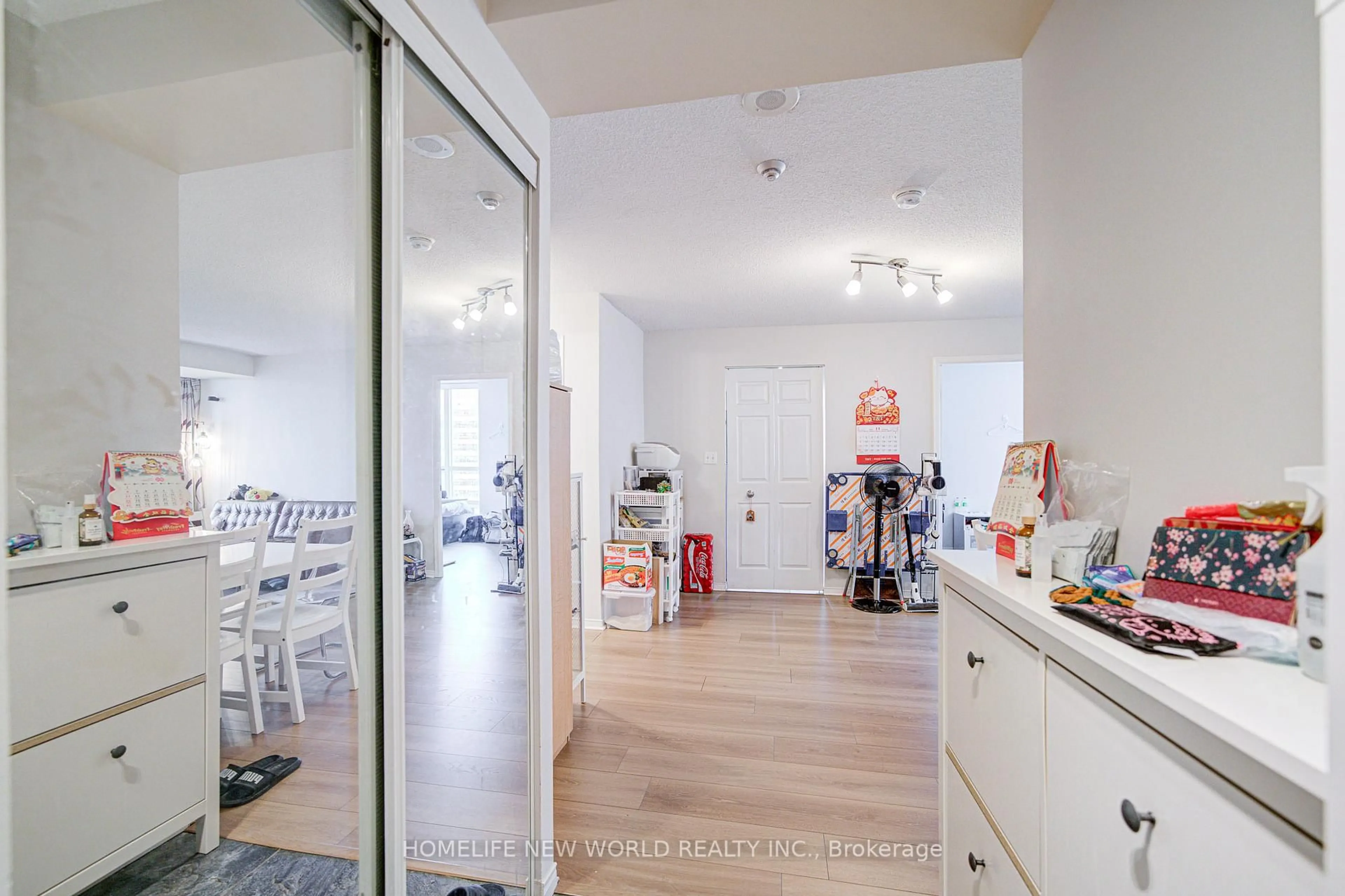 Unknown for 3 Pemberton Ave #1703, Toronto Ontario M2M 4M1