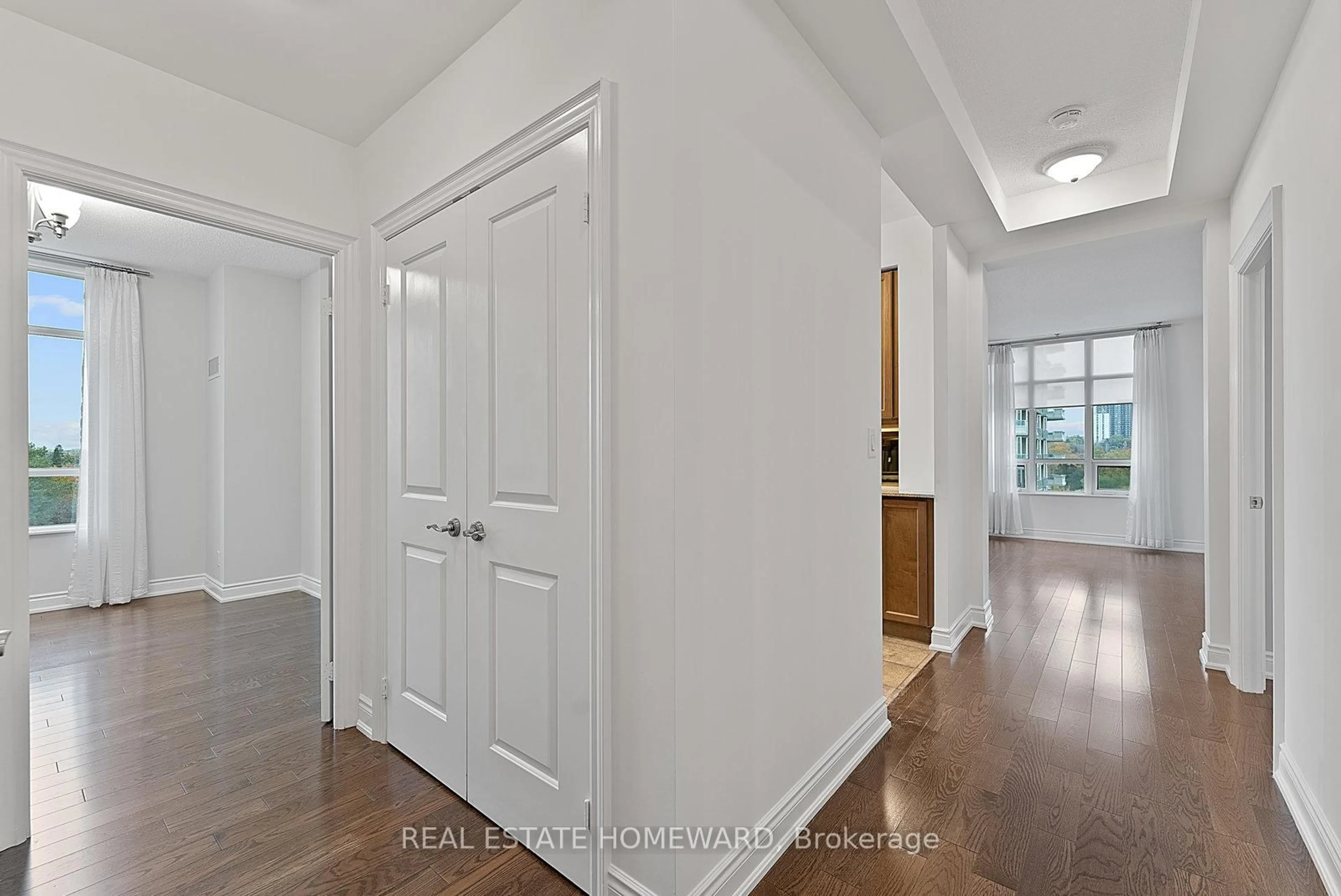 Indoor entryway for 10 Bloorview Pl #714, Toronto Ontario M2J 0B1