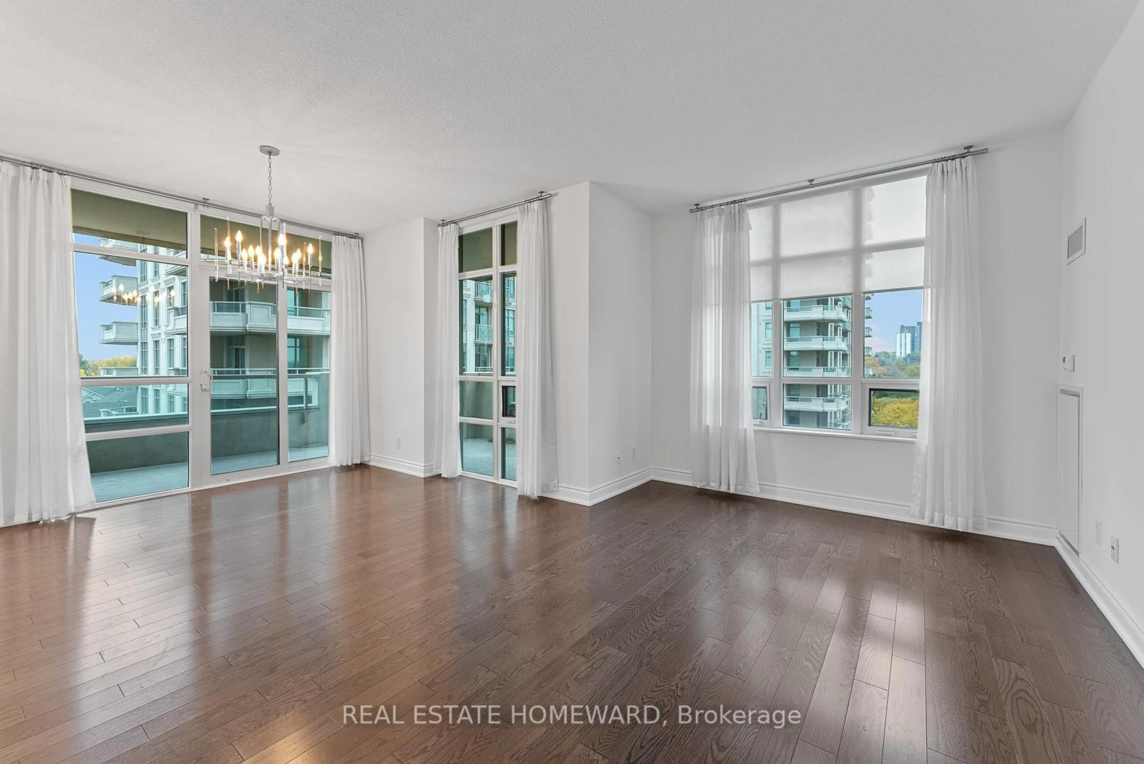 Indoor foyer for 10 Bloorview Pl #714, Toronto Ontario M2J 0B1